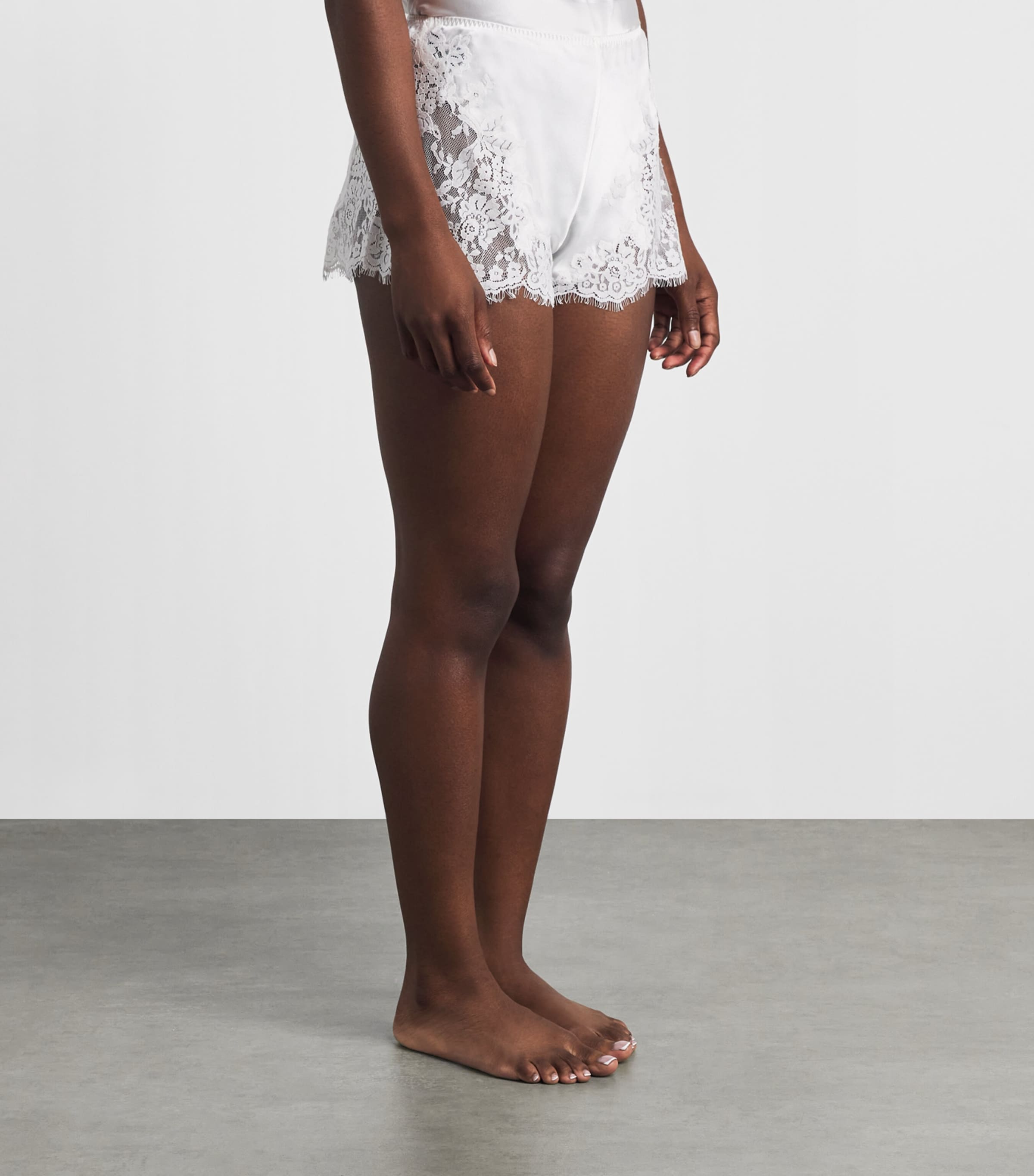 Marjolaine Womens Silk Floral Tess Shorts Naturel Image 4