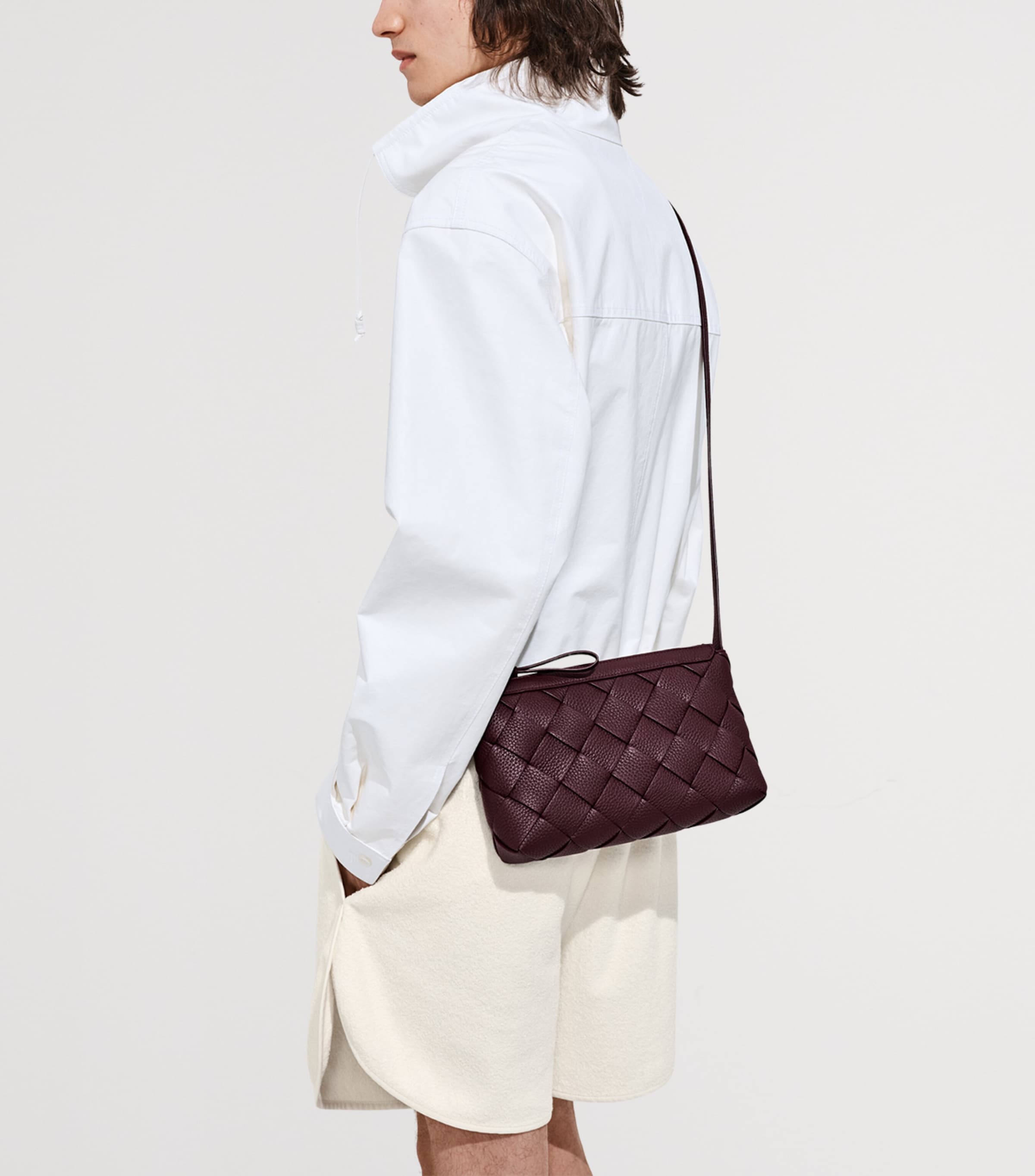 Bottega Veneta Small Leather Diago Messenger Bag Image 2