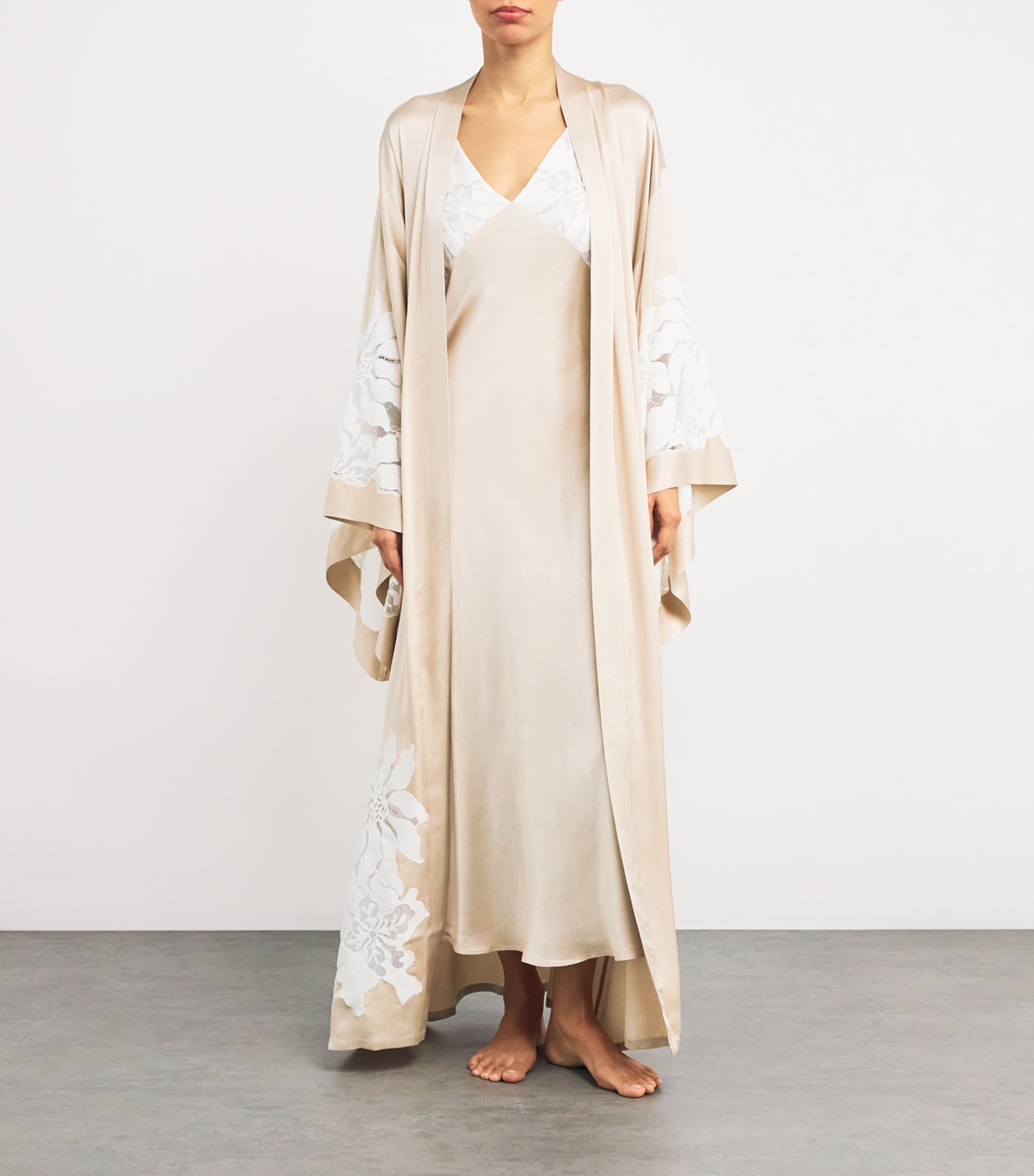 Bocan Womens Lace-Trimmed Argos Robe Beige Image 2