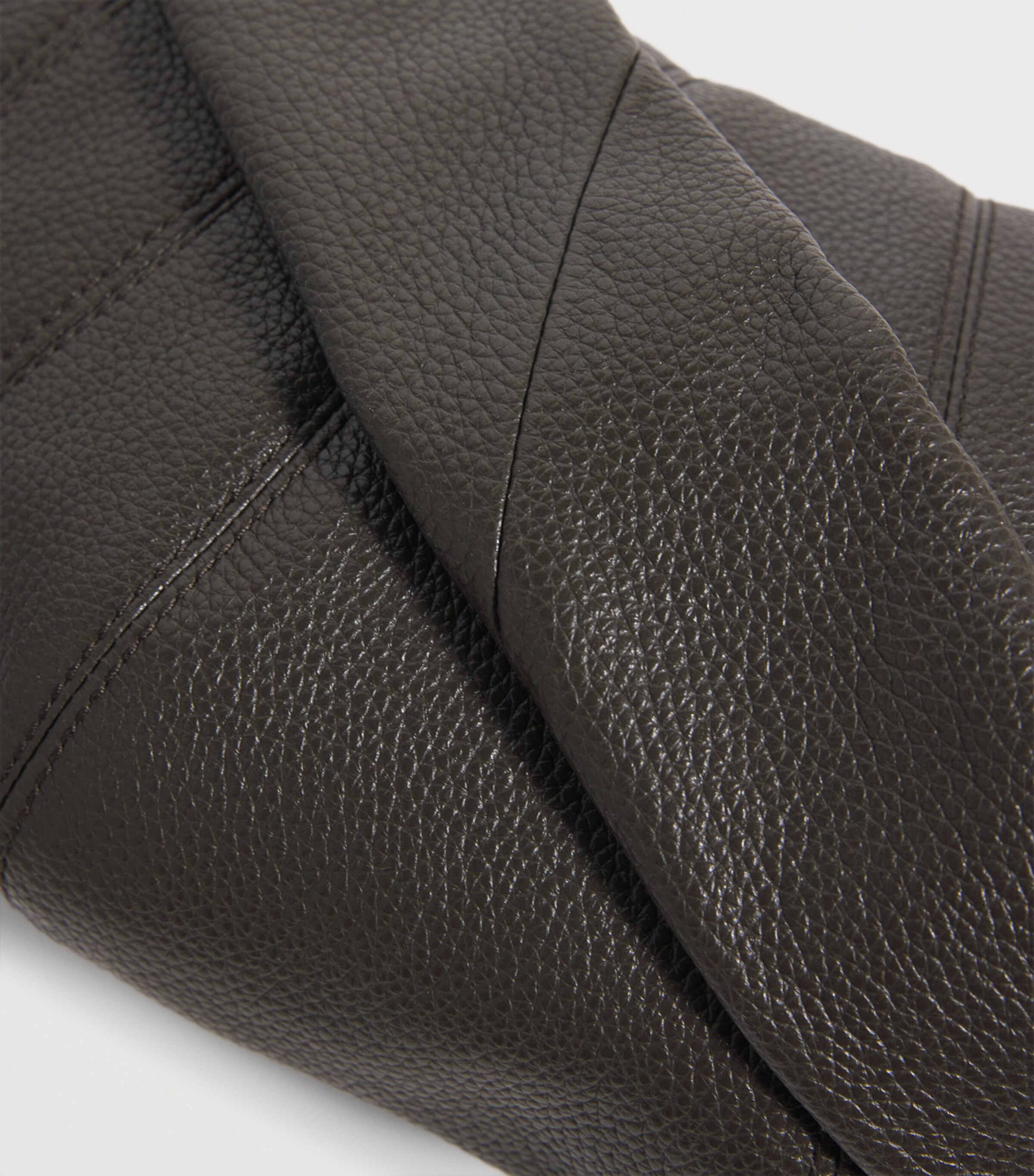 Lemaire Small Pebbled Leather Croissant Bag Marecage Image 6