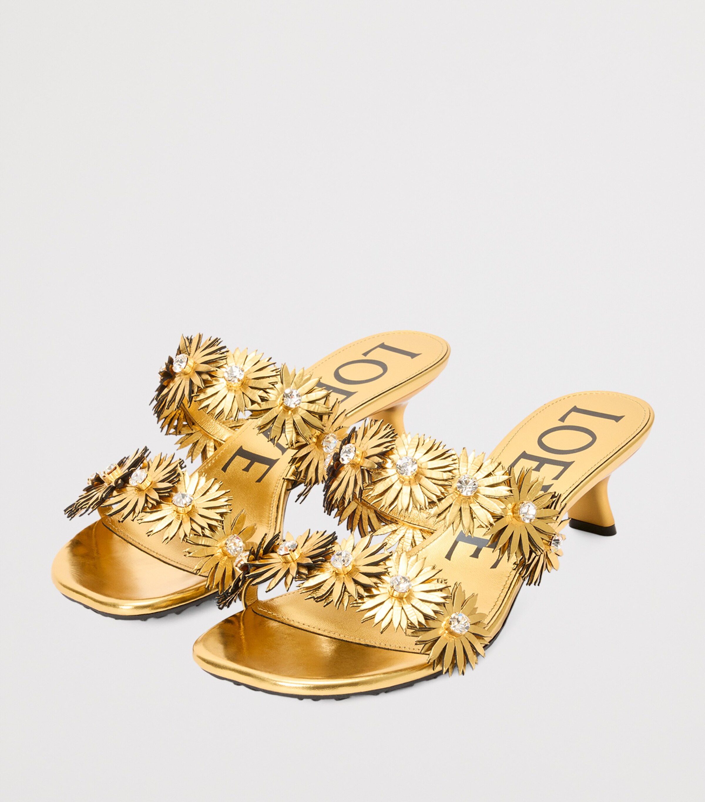 【美品】LOEWE ゴールド LOEWE Metallic Calfskin Mini Chain Flamenco Knot Clutch Gold