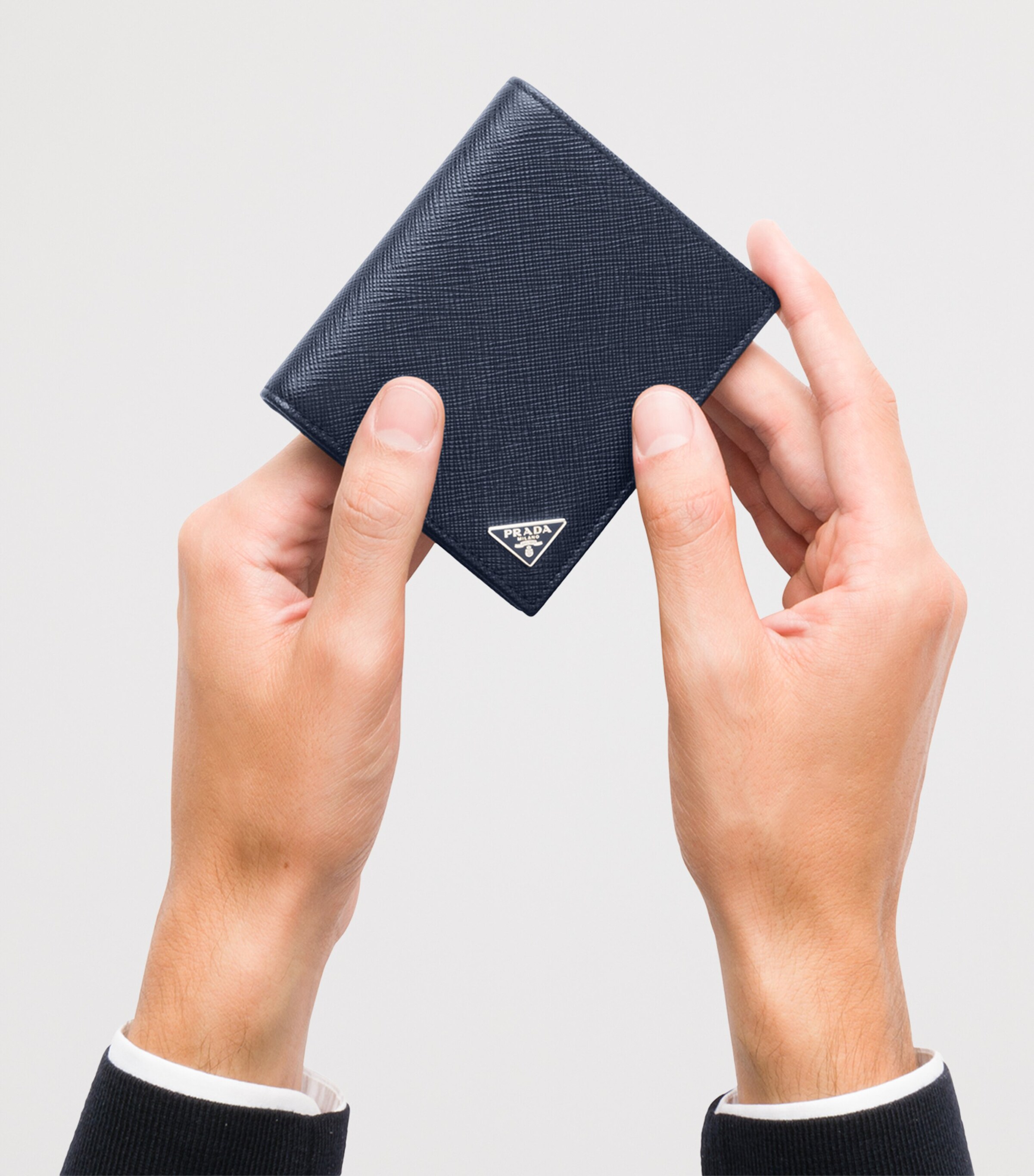 Saffiano Leather Logo Wallet F0216 Image 6