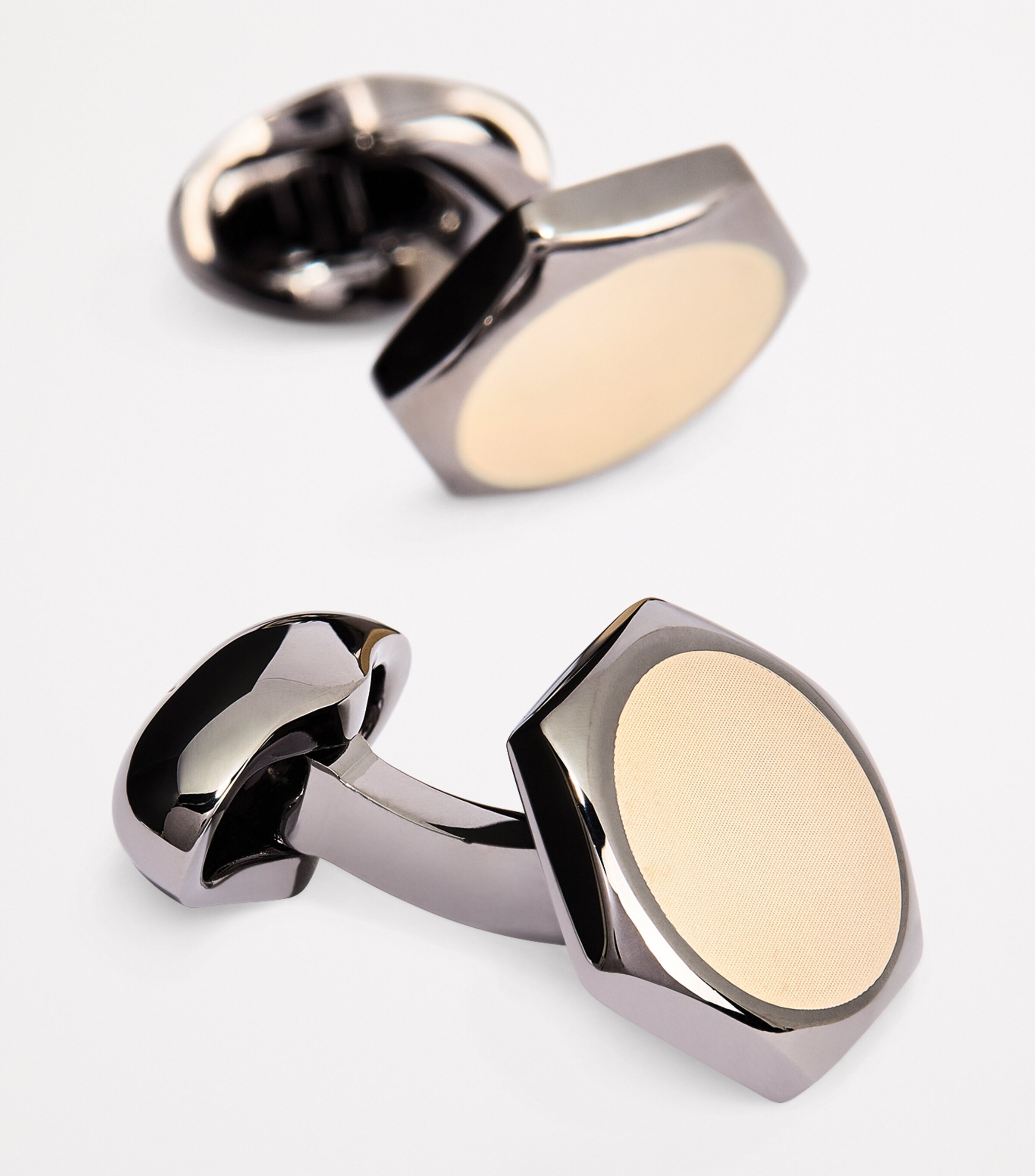 Babette Wasserman Black Rhodium-Plated Hexagon Cufflinks Black Image 6