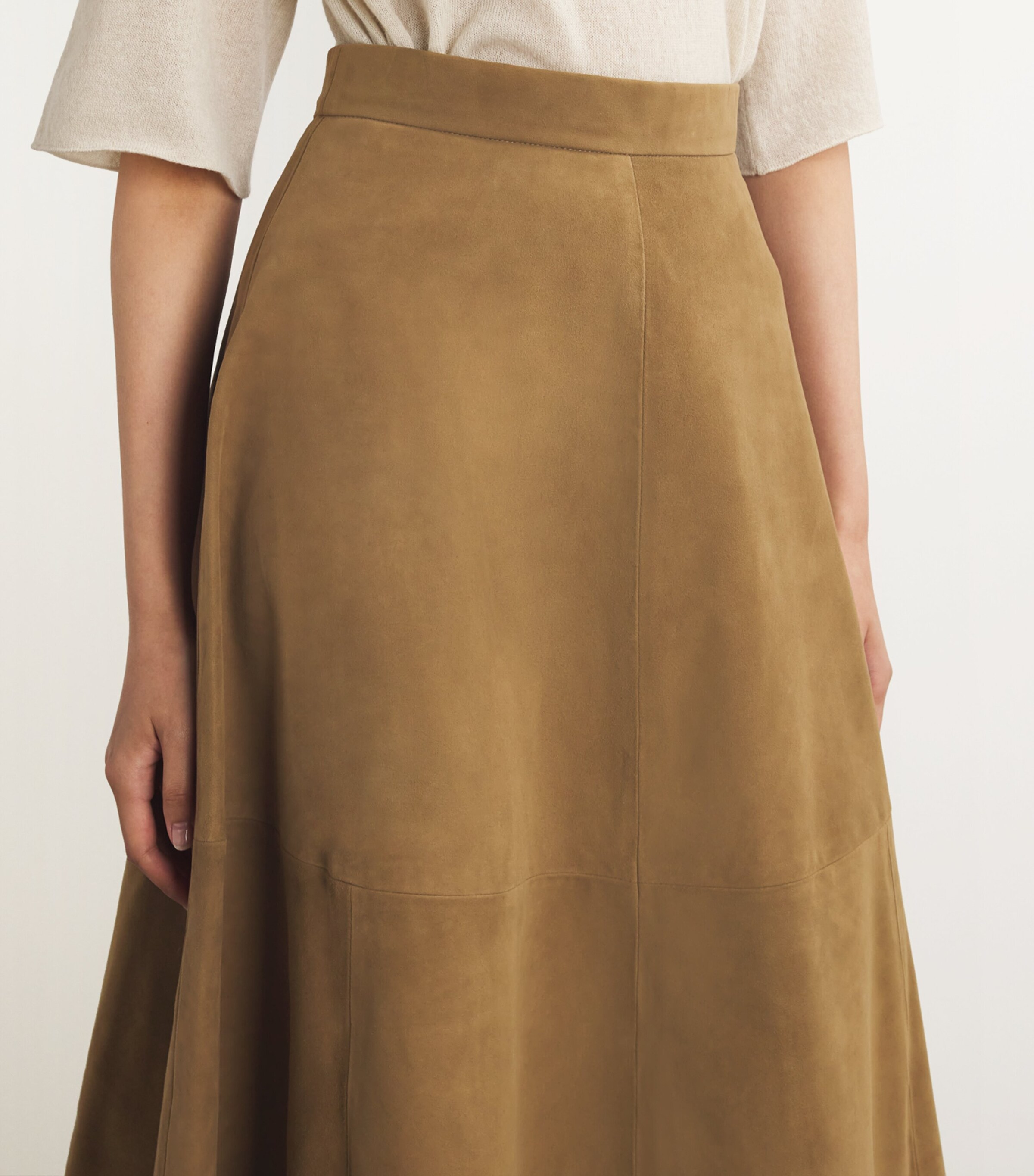 スカート ROHE FW25 A LINE SUEDE SKIRT (416 32 133 204 472) Rohe Suede A-Line Skirt in Light Khaki – Hampden Clothing