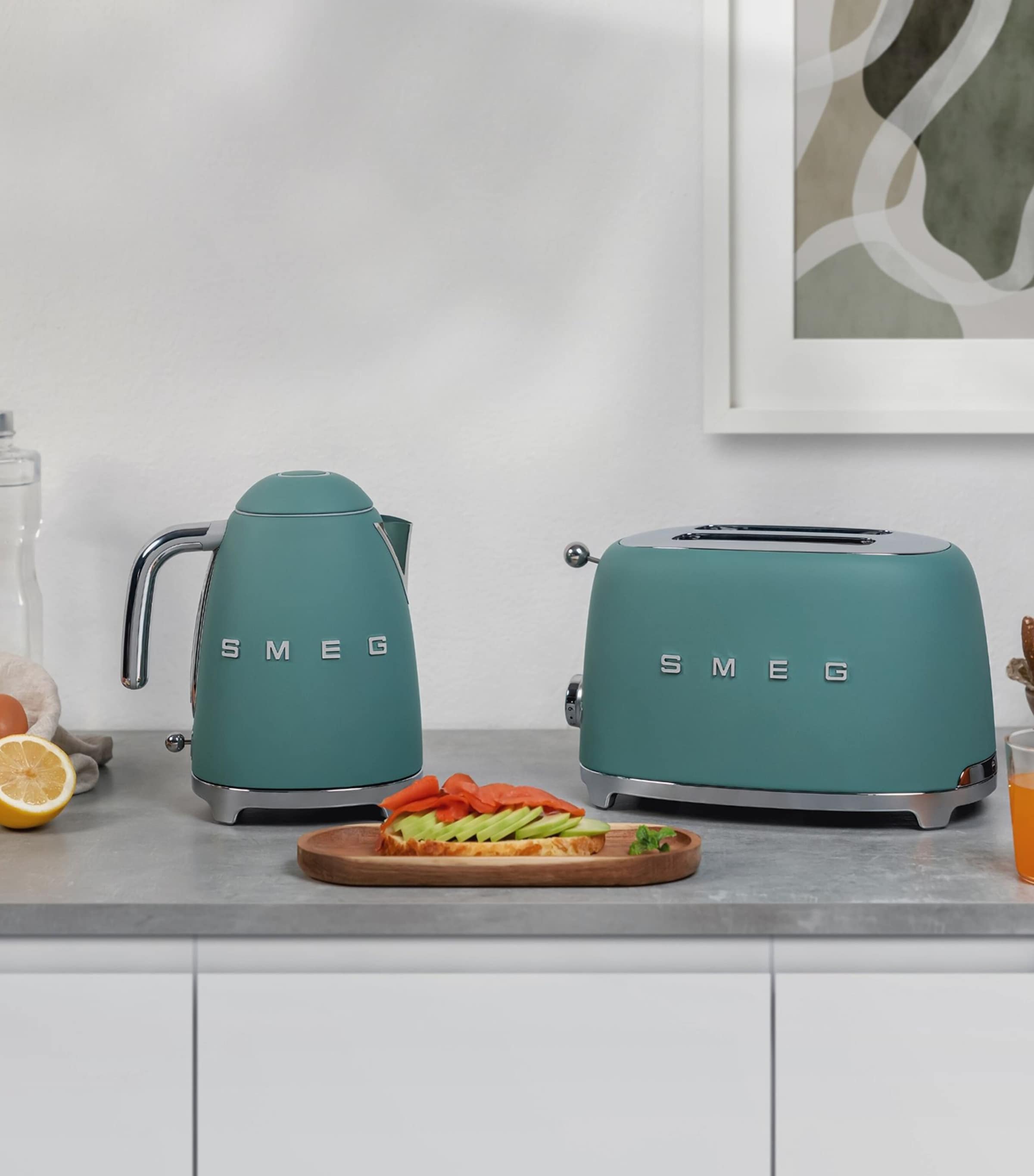 Retro Kettle EMERALD GREEN Image 4