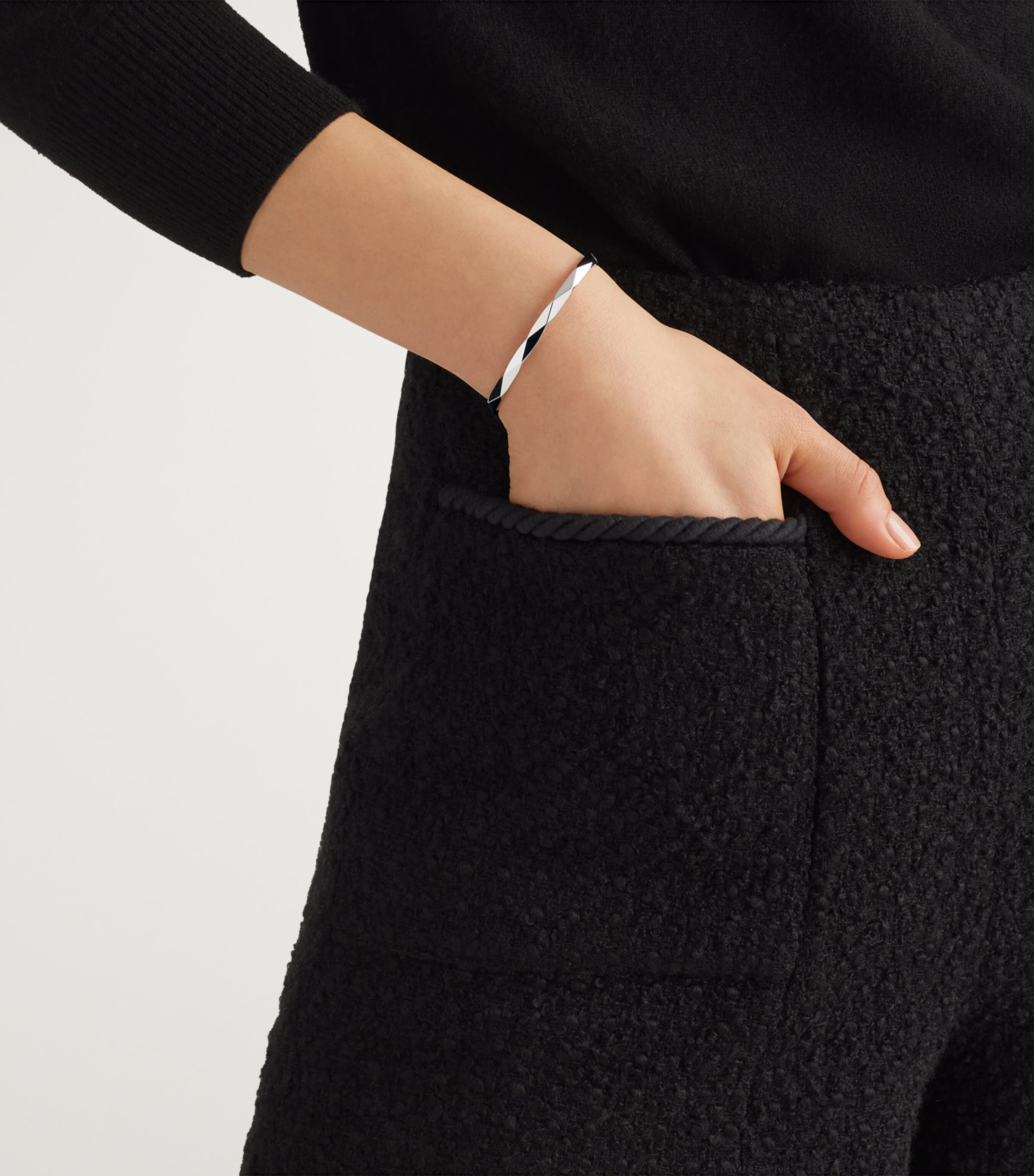 White Gold Laurence Graff Signature Bangle WHITE GOLD Image 2