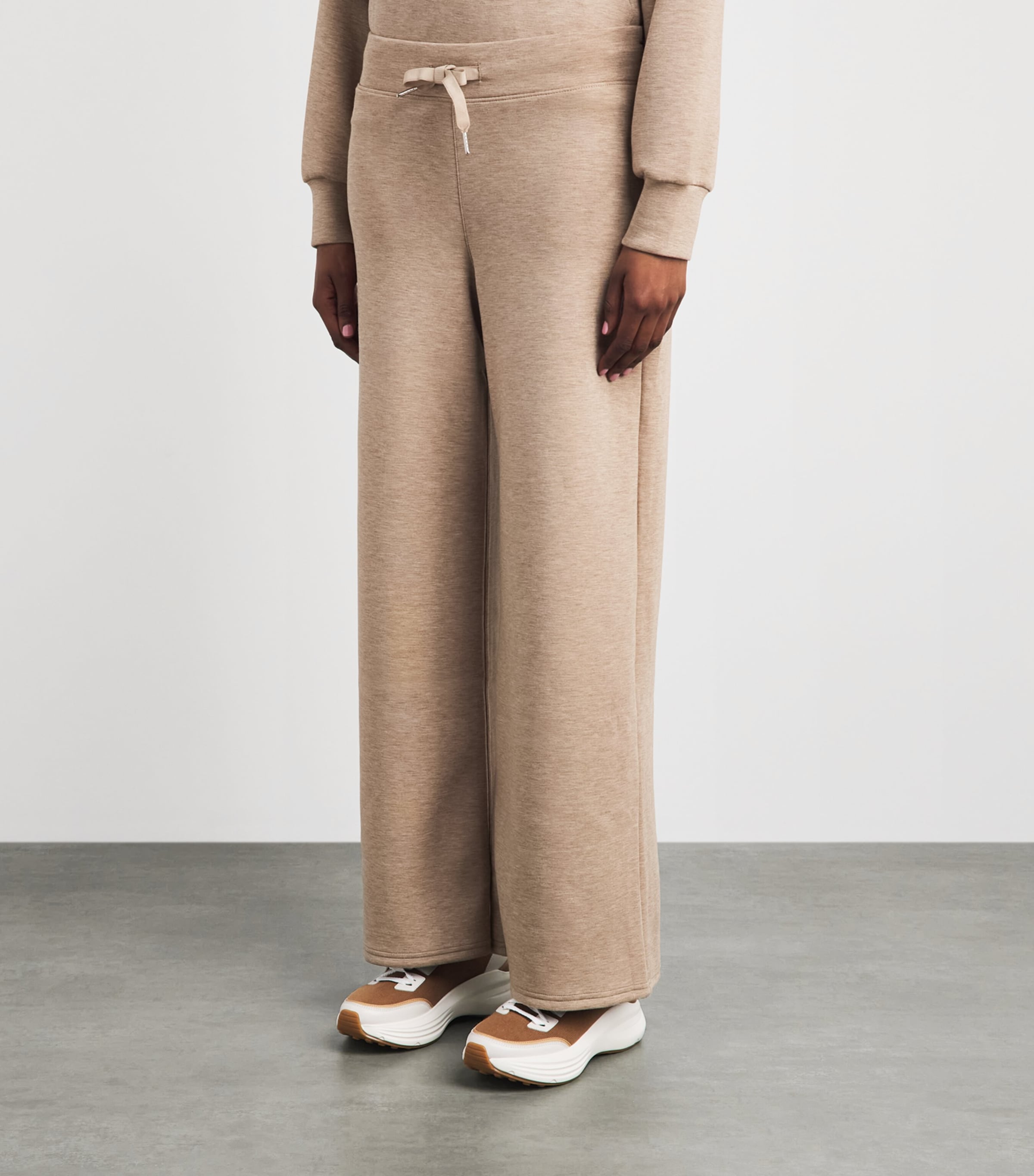 SPANX Womens SPANX AirEssentials Wide-Leg Sweatpants Dune Heather Image 4