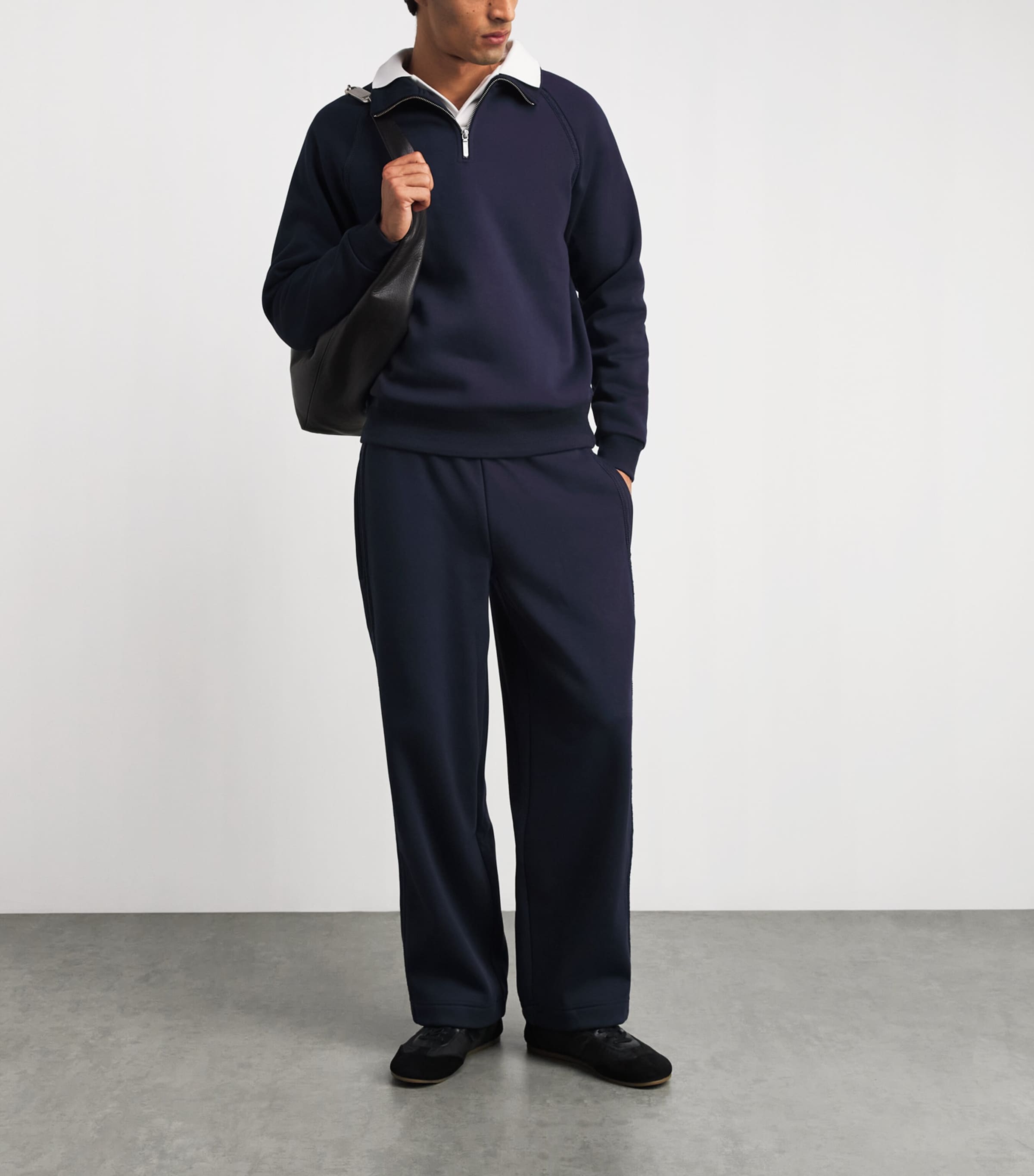 CHÉ Mens Varez Straight Sweatpants Navy Image 2
