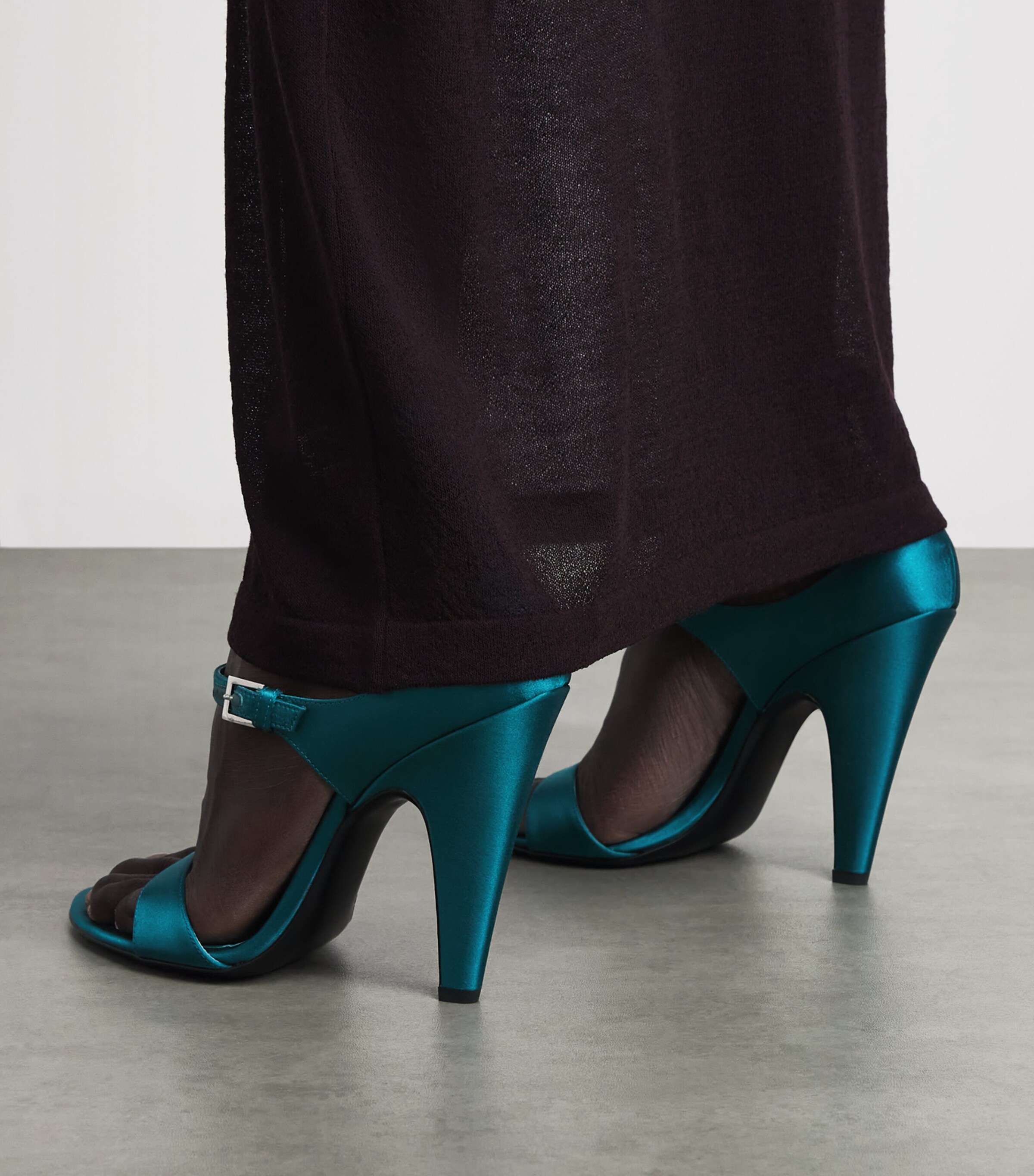 Alaïa Suede Strappy Heeled Sandals 110 Emeraude Image 4