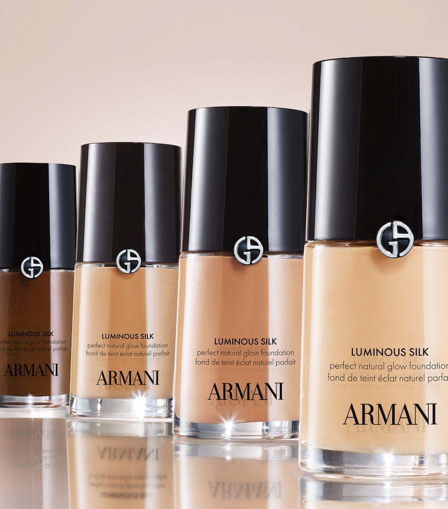 Armani Luminous Silk Foundation Shade Image 3