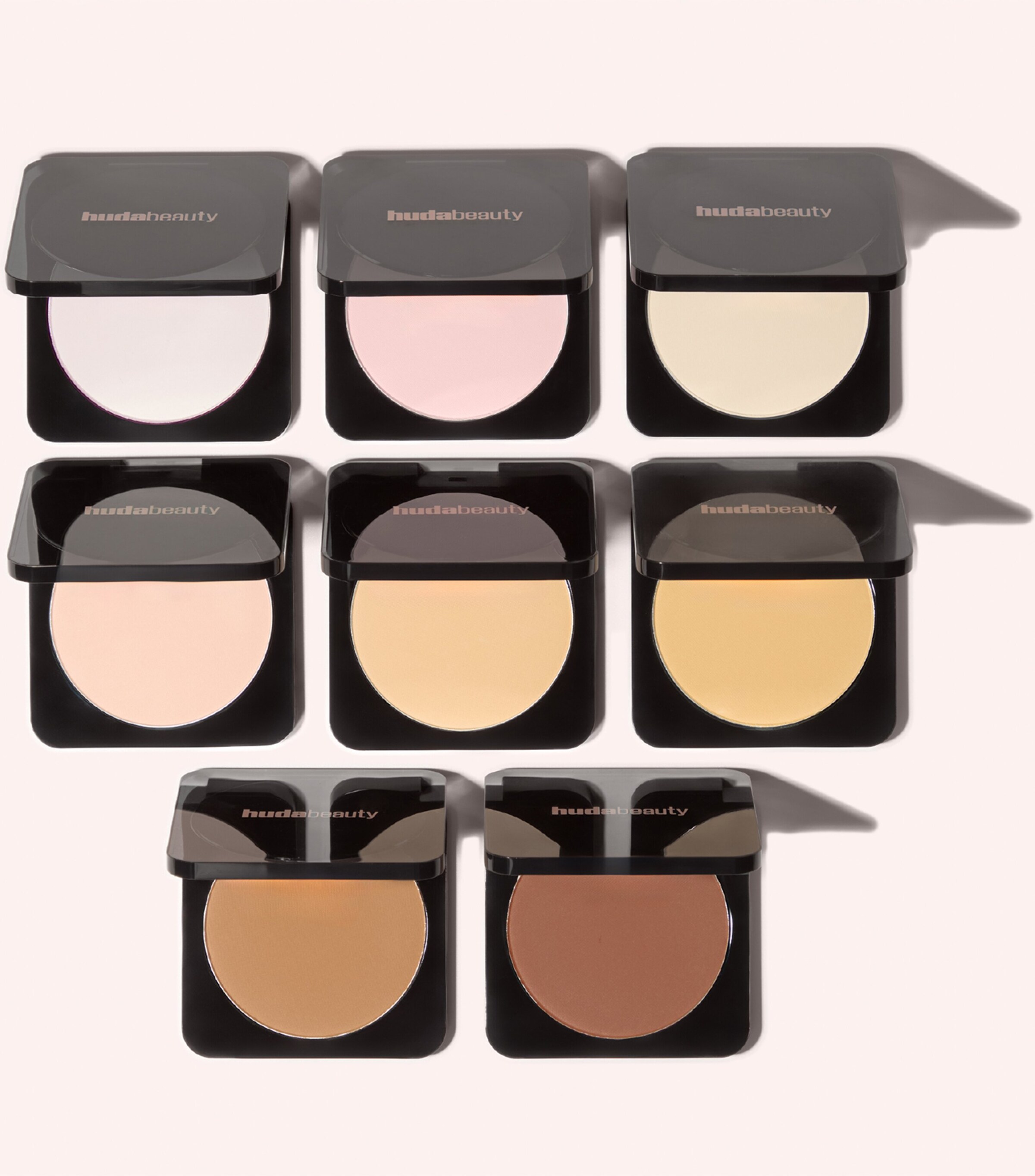 Huda Beauty Easy Bake Pressed Powder 2.0 Cinnamon Bun Image 4