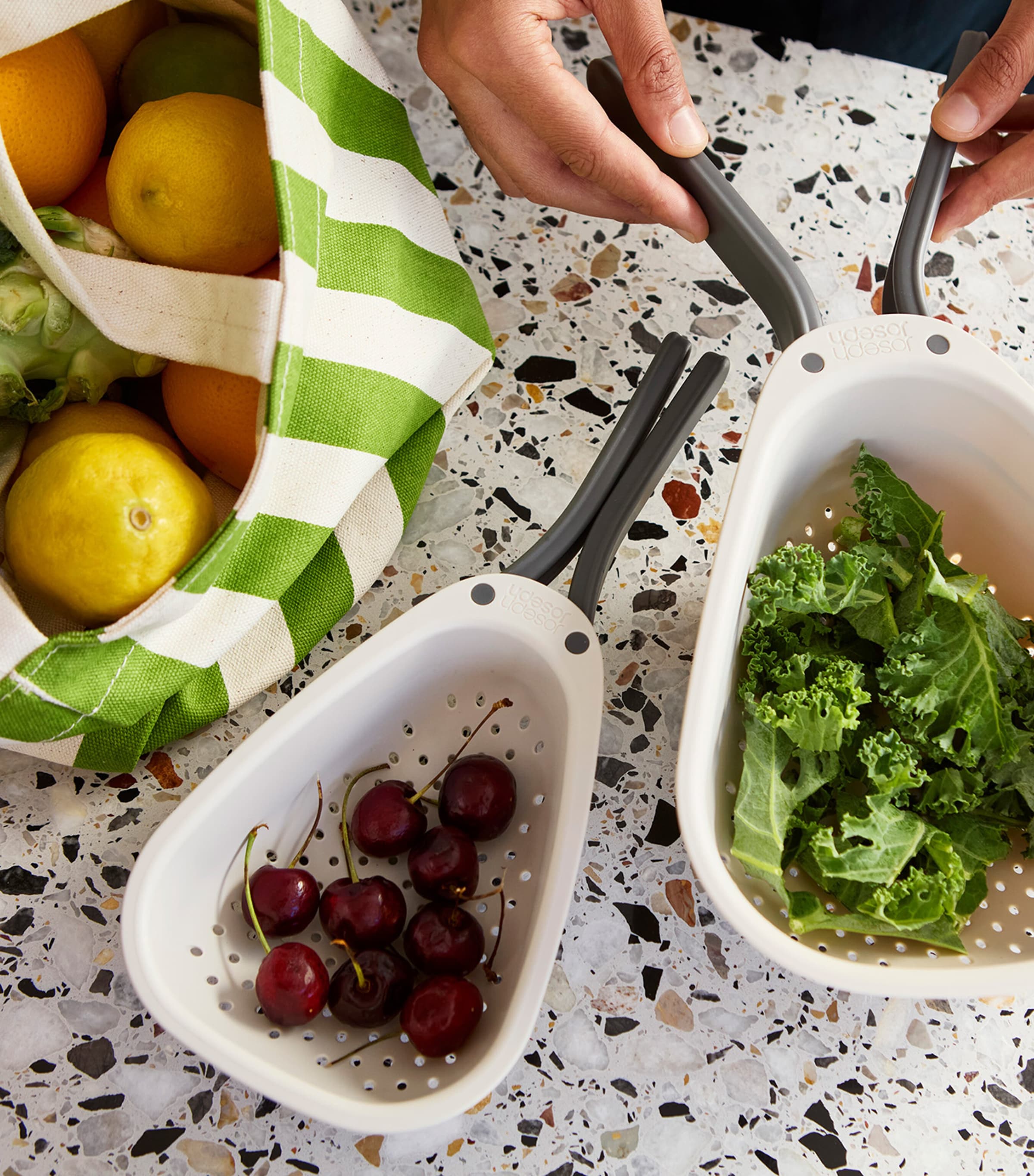 Mini Droplet Colander with Folding Handle STONE Image 4