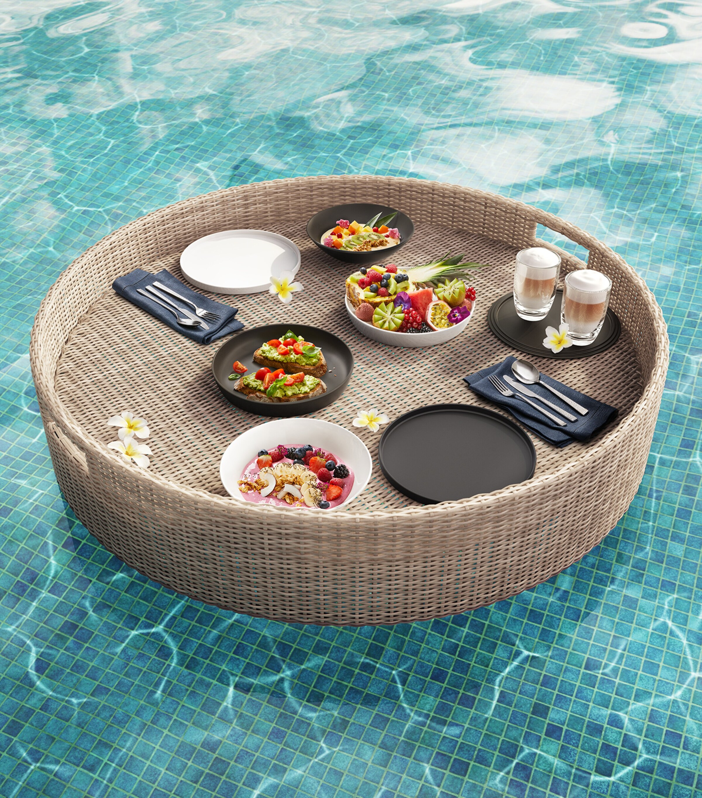 Iconic La Boule Set WHITE Image 7