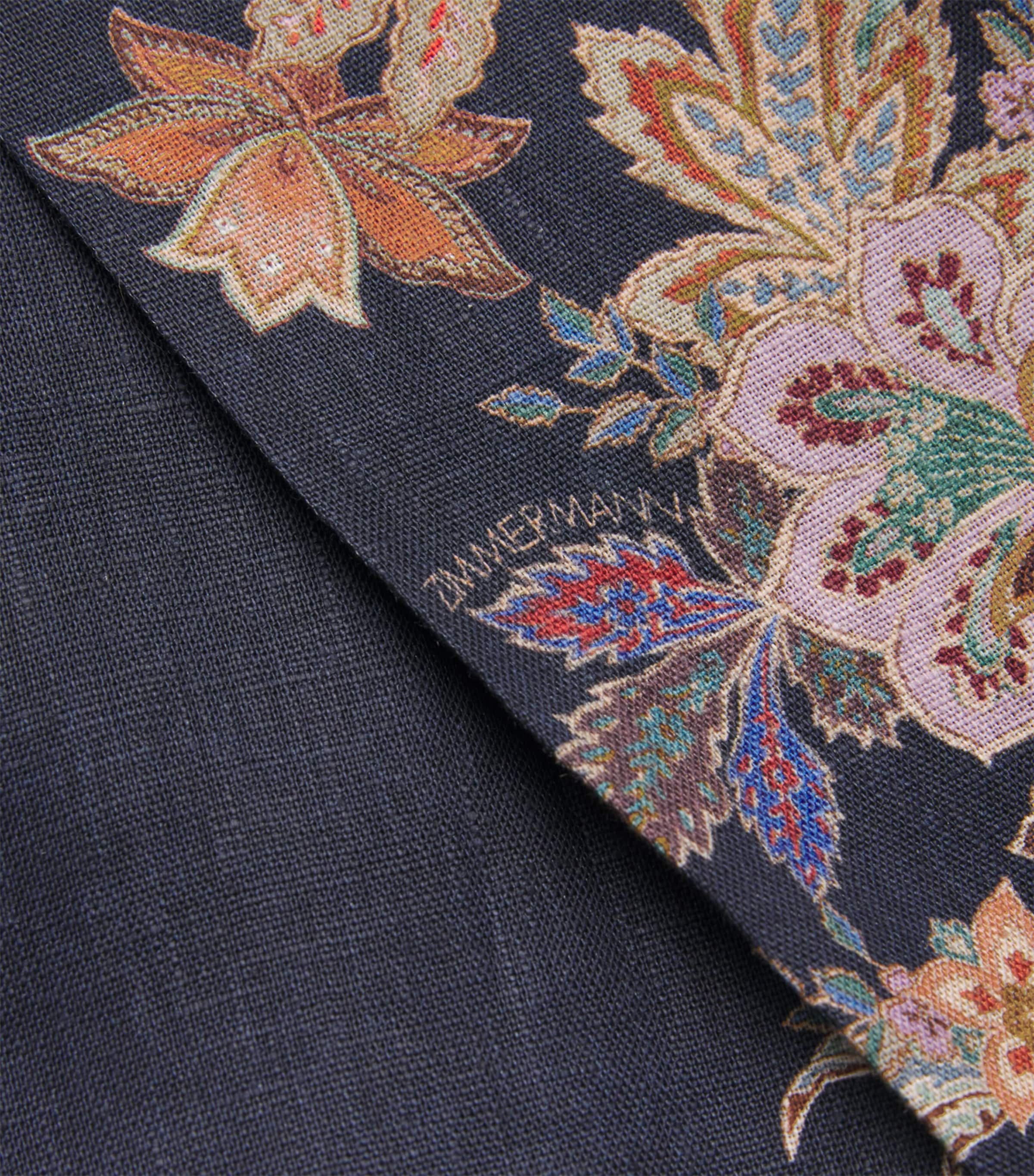 Linen Rhiannon Tuck Shorts NAVMLTPAI NVY MLTI P Image 5