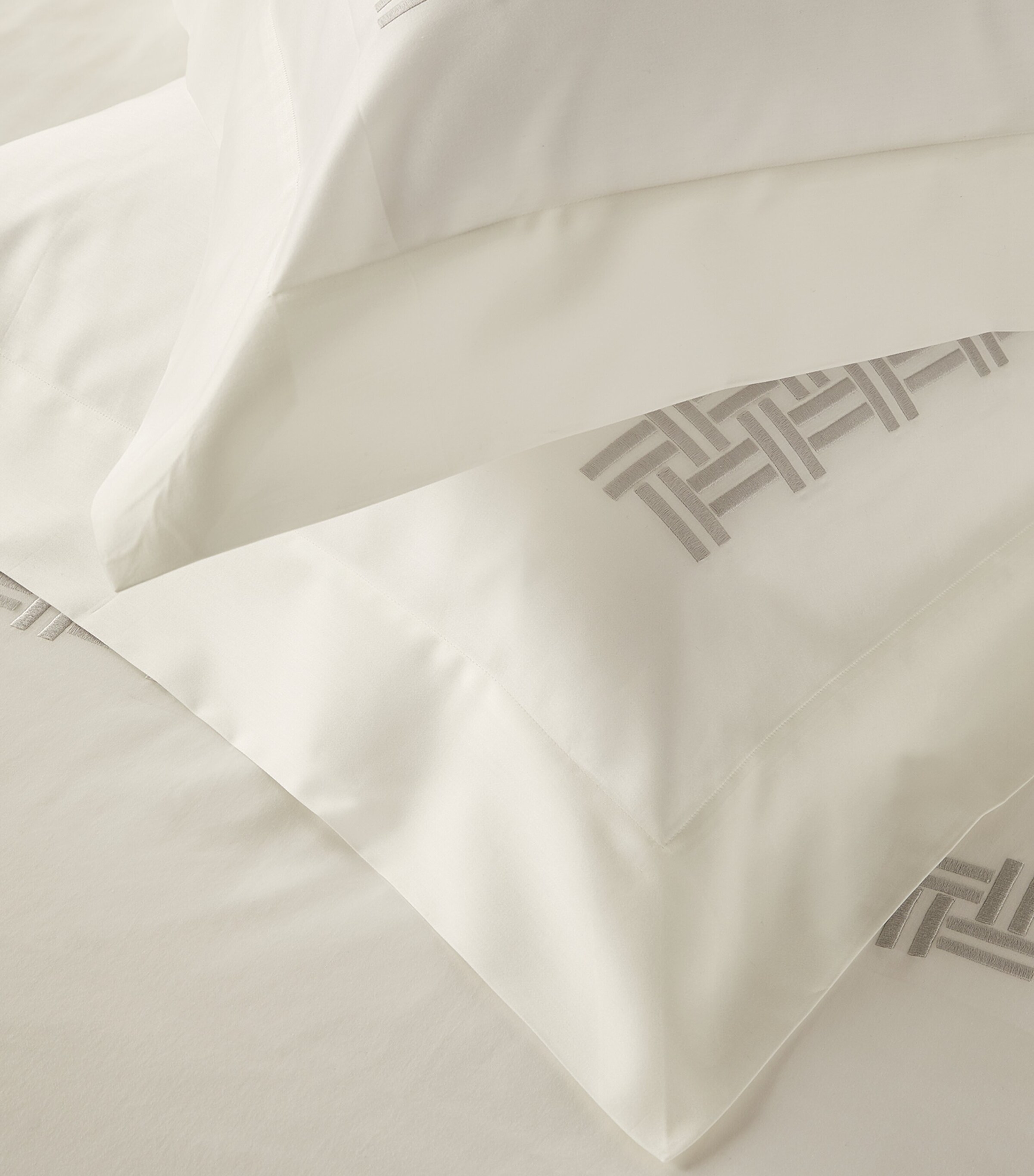 Frette Basketweave Oxford Pillowcase (51cm x 71cm) Milkrock Image 5