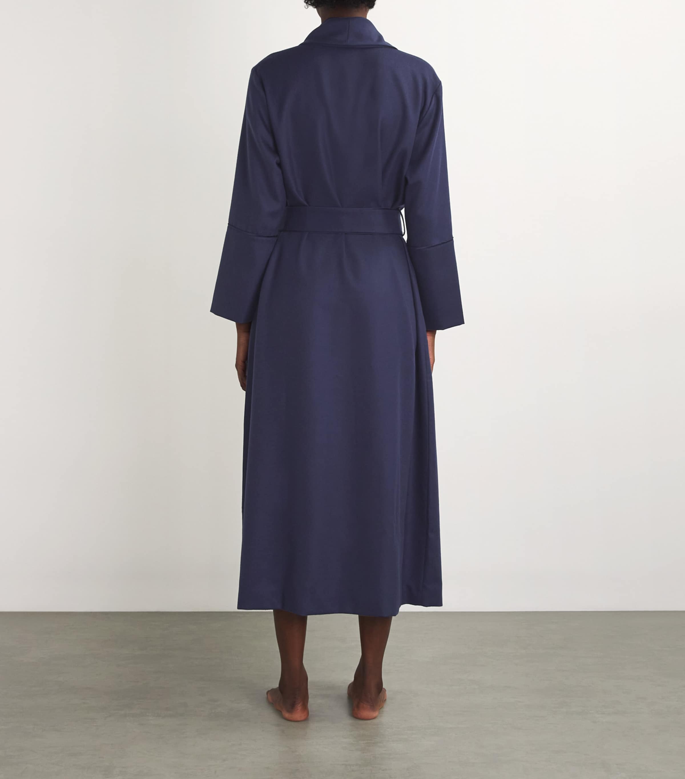 Cashmere Logan Robe OSAKA Image 3