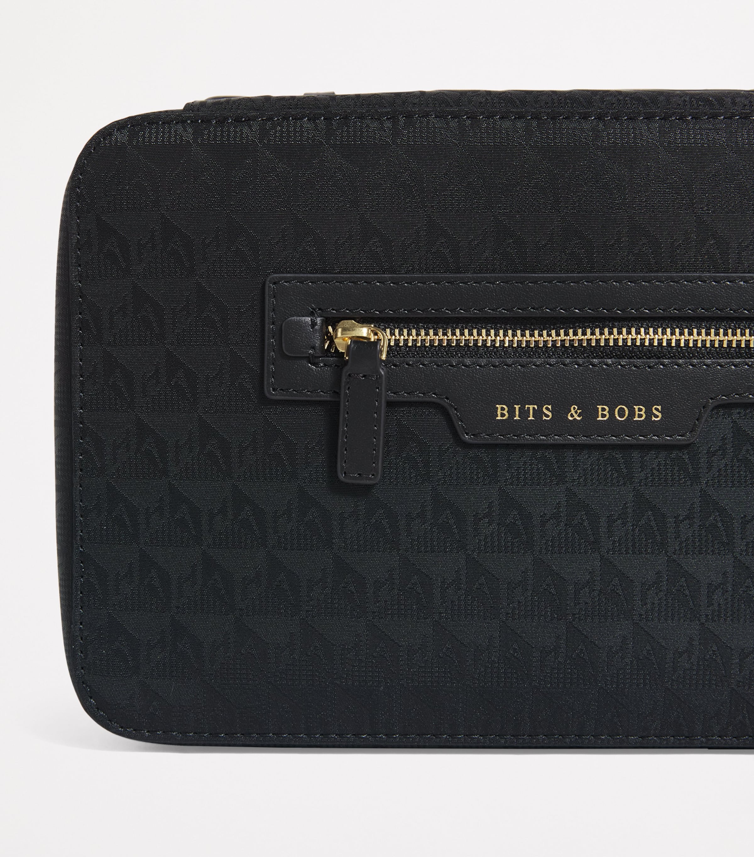 関税込☆ANYA HINDMARCH Jacquard Logo Bathroom Cabinet Pouch Anya Hindmarch Jacquard Logo Bathroom Cabinet Pouch | Harrods AE