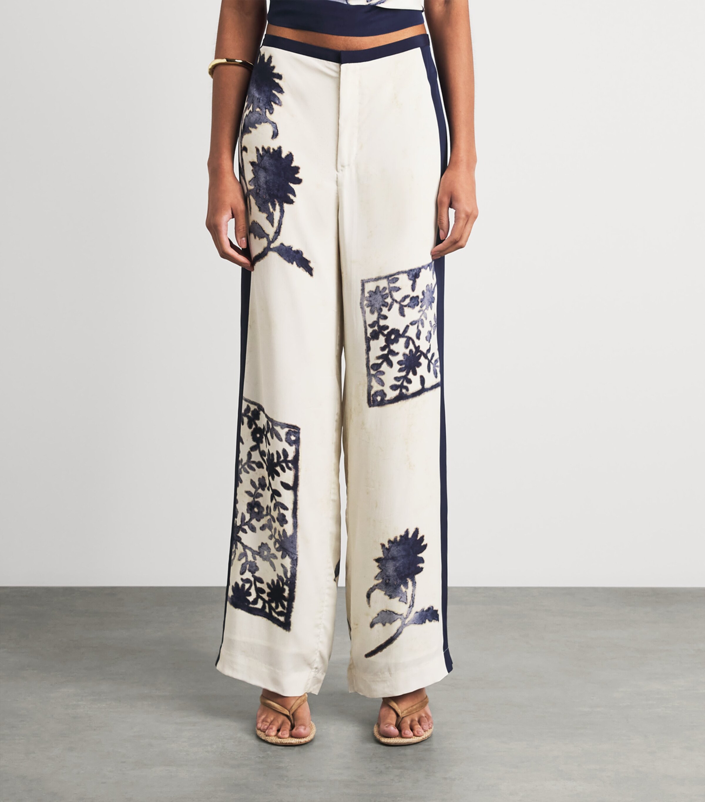 SIR. Womens Philippa Printed Wide-Leg Trousers Eira Midnight Image 4