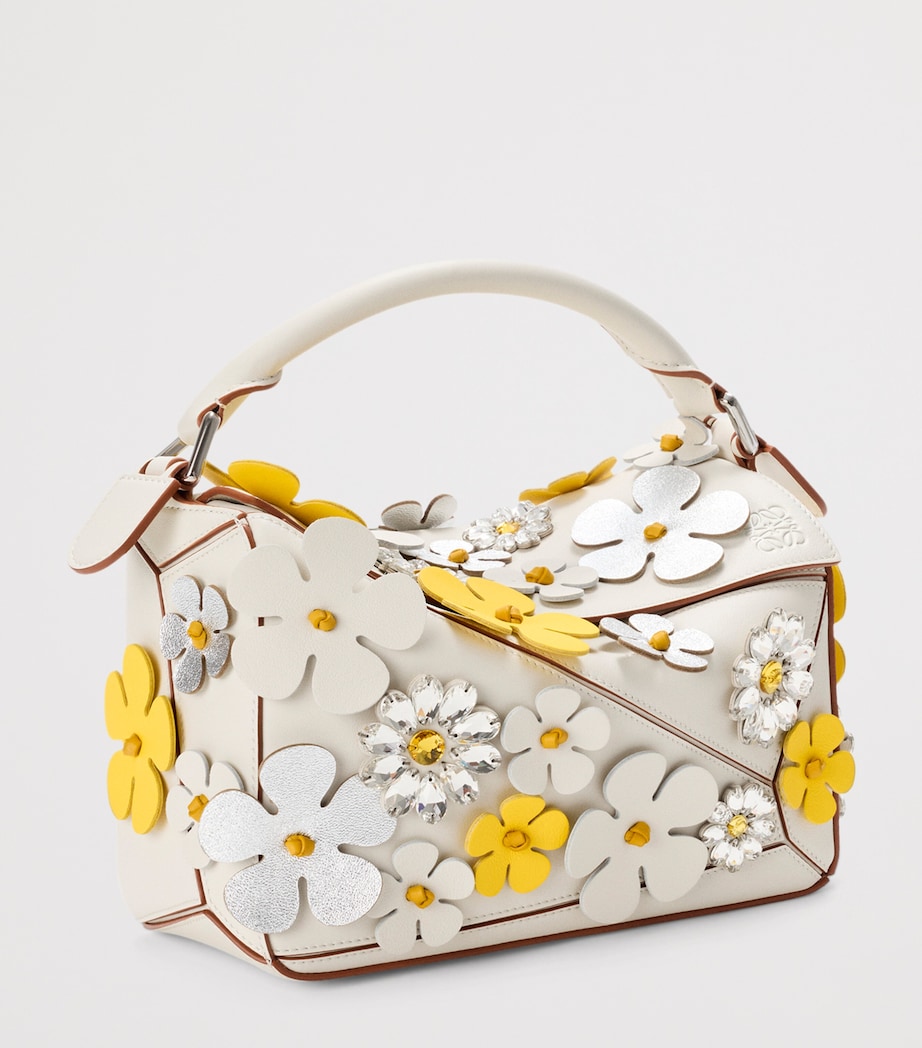 LOEWE x Paula's Ibiza Small Daisy-Embellished Puzzle Top-Handle Bag Soft White Image 2