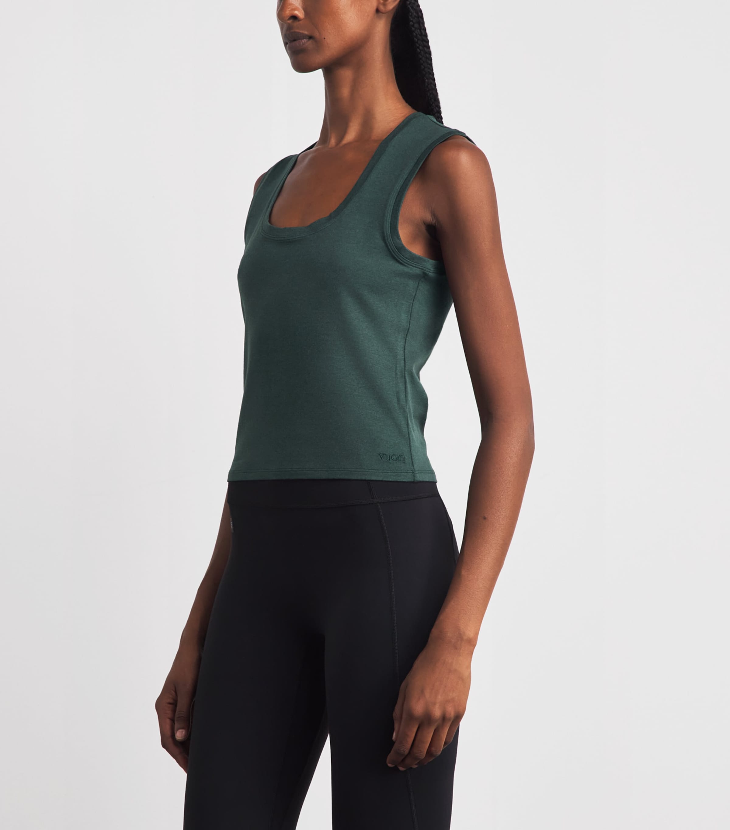 VUORI Womens Scoop-Neck Halo Essential Tank Top Hemlock Heather Image 4