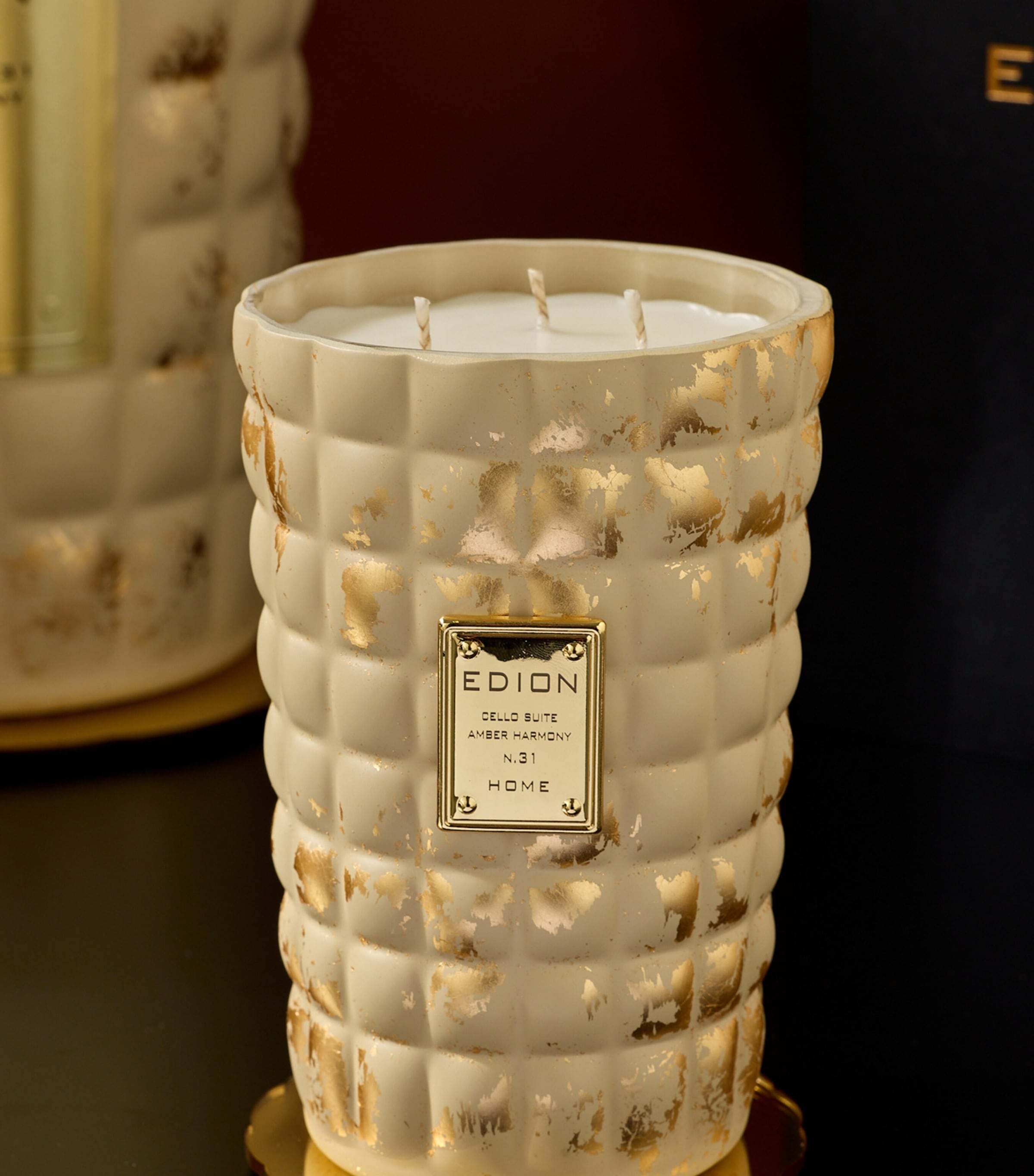 No.31 Cello Suite Amber Harmony Candle (500g) CLEAR Image 3