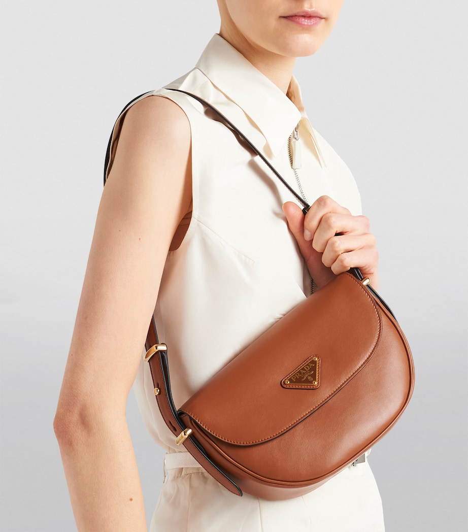 Leather Arqué Flap Shoulder Bag F0XUG Image 7