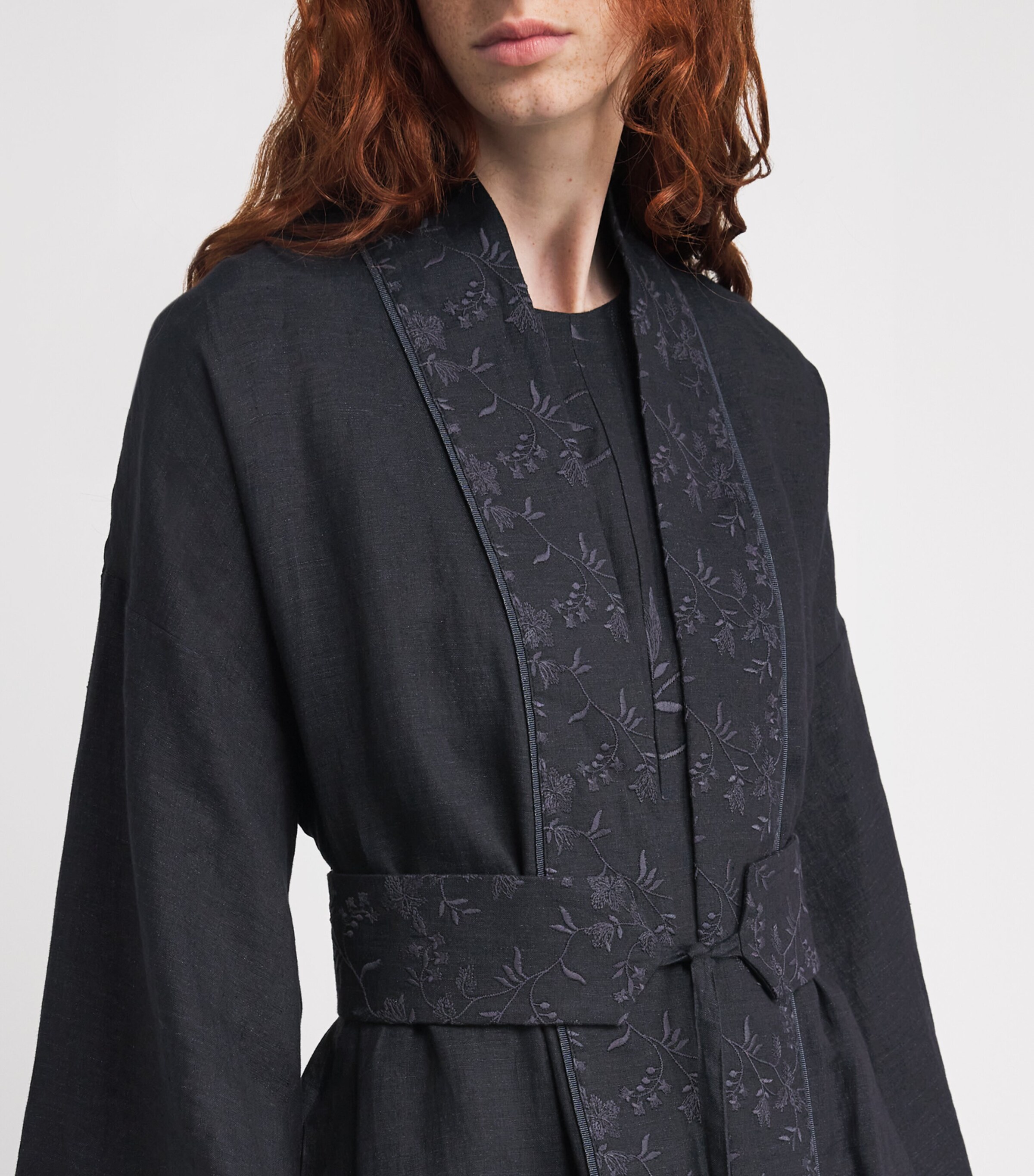 Eleventy Womens x Harrods Linen Embroidered Kimono Nero Image 4