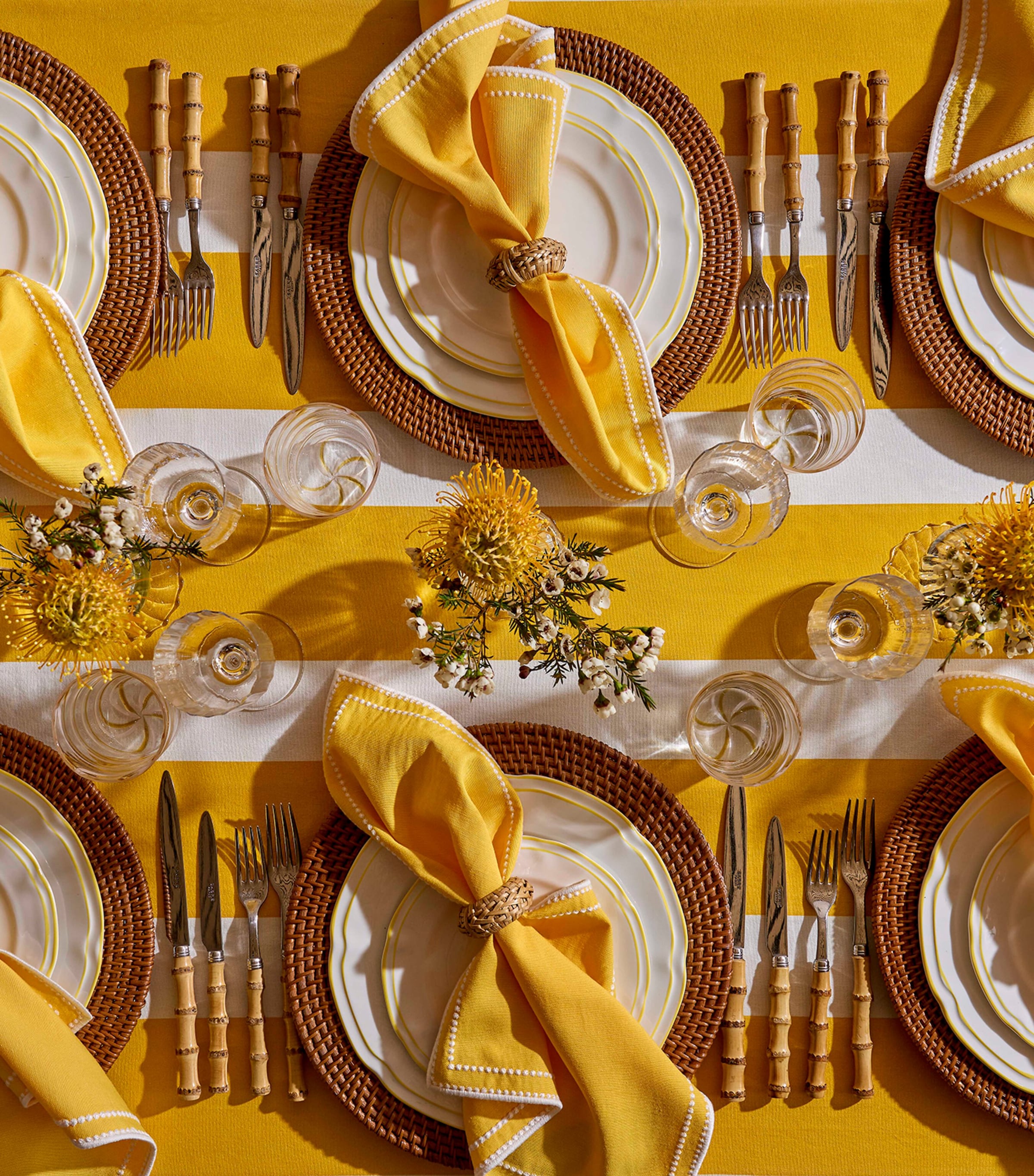 Set of 4 Brown Rattan Charger Plates (32cm) BROWN Image 4