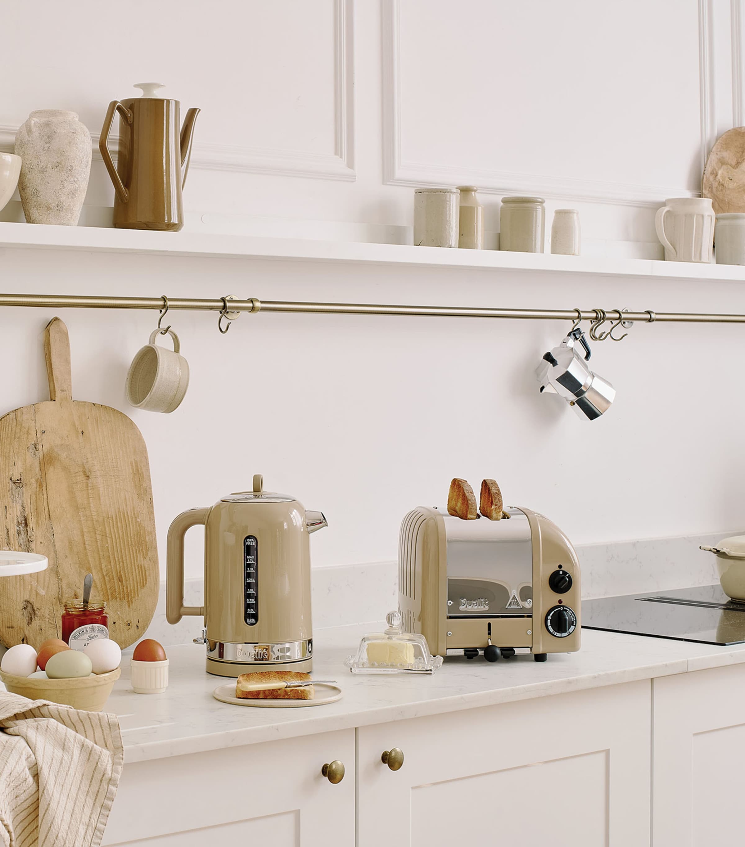 Classic Kettle (1.7L) SANDSTONE Image 7