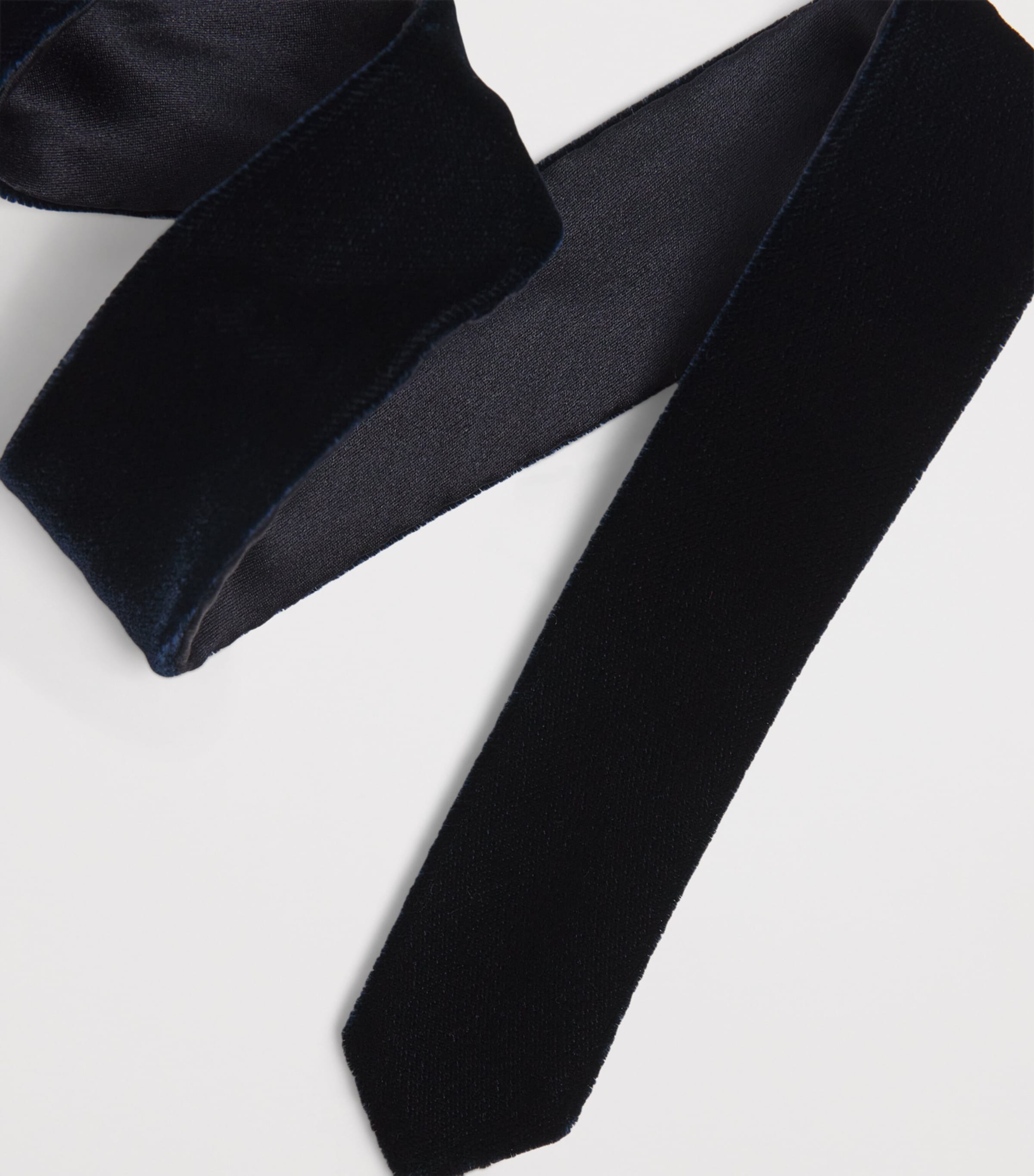 Velvet Tie 36 Image 4