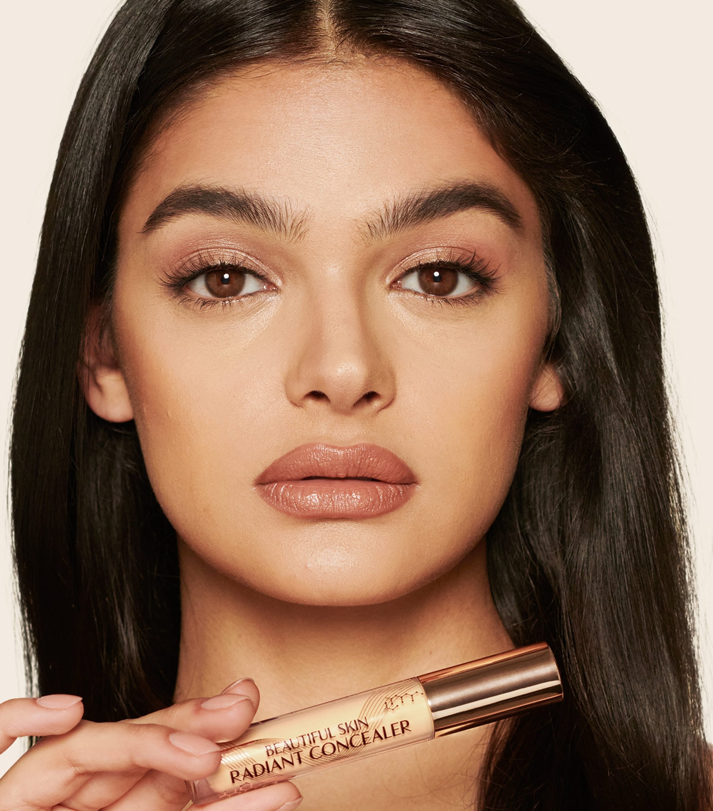 Charlotte Tilbury Beautiful Skin Radiant Concealer Tan Image 3