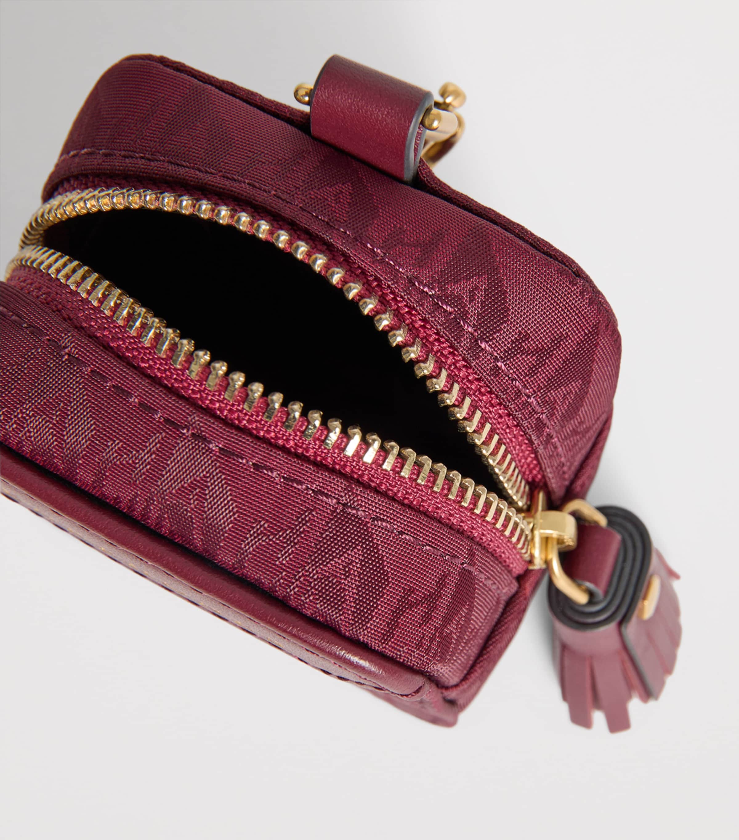 Jacquard Logo Earphones Case MAGENTA Image 6