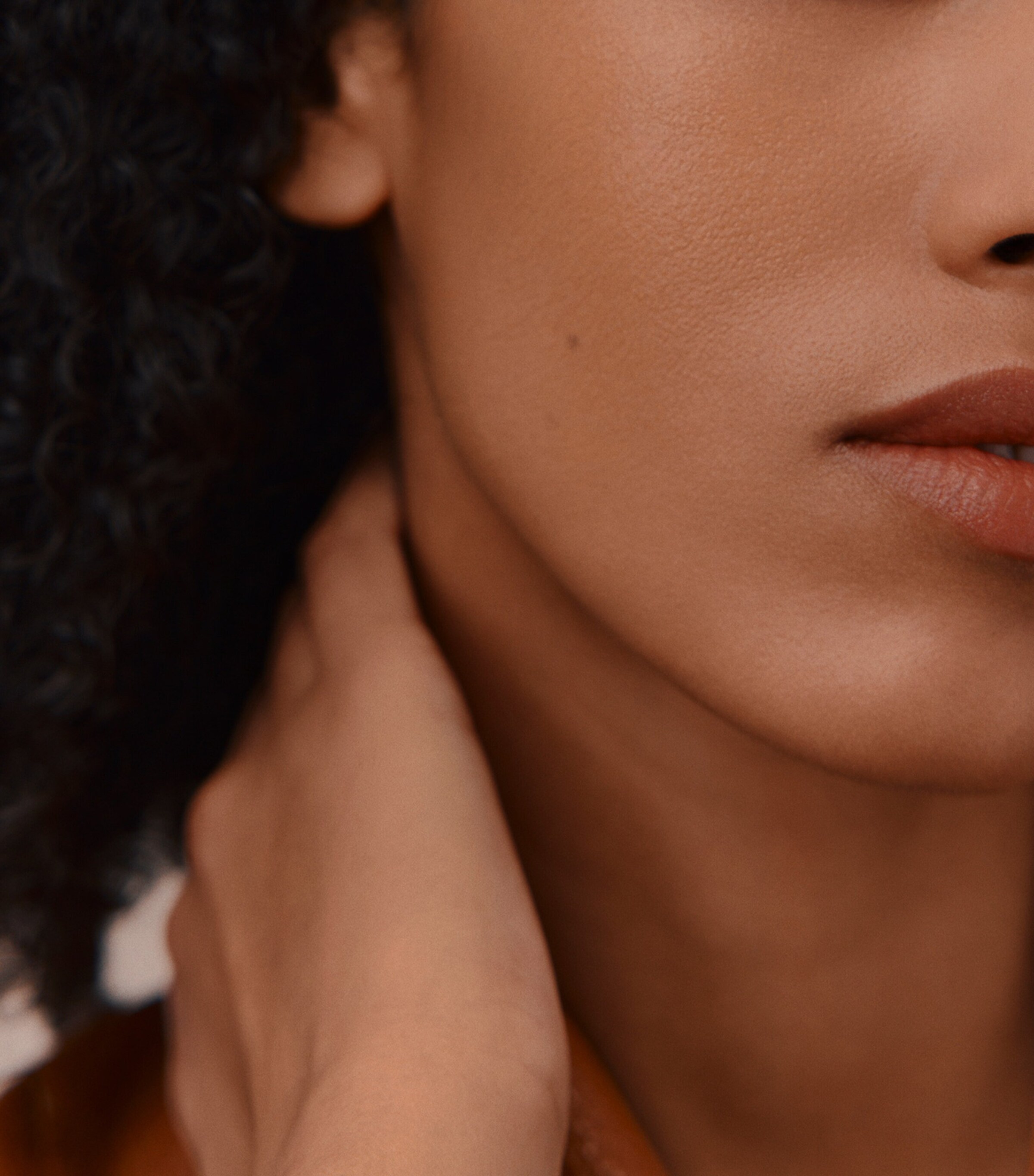 HERMÈS Plein Air Luminous Matte Skincare Foundation Typha Image 10