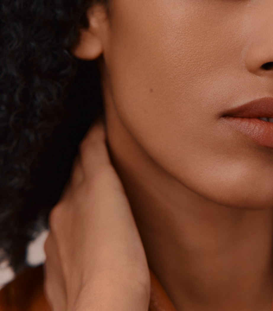 HERMÈS Plein Air Luminous Matte Skincare Foundation Typha Image 10
