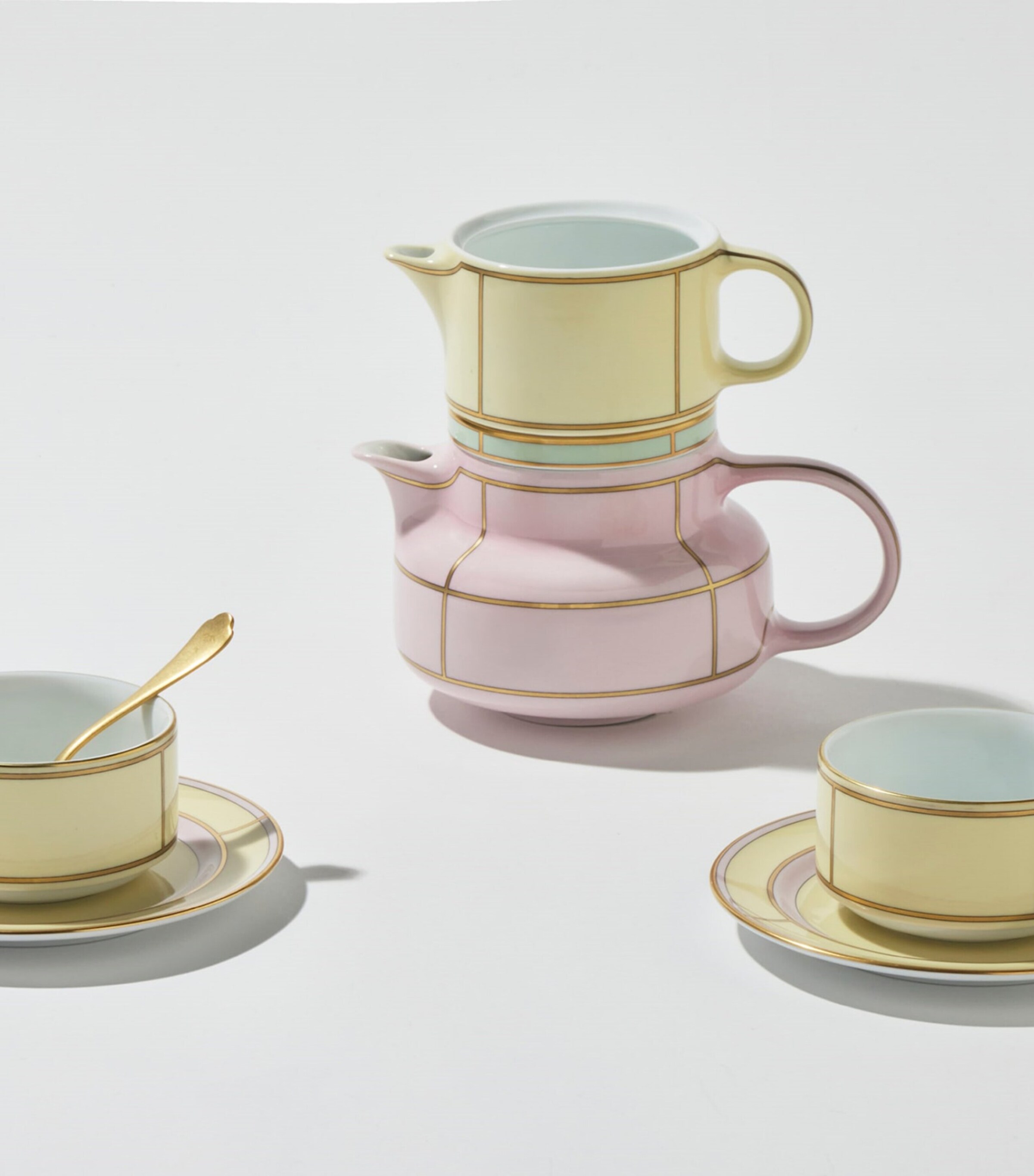 Set of 2 Porcelain Colonna Diva Giallo Teacups and Saucers G00134901 Image 4