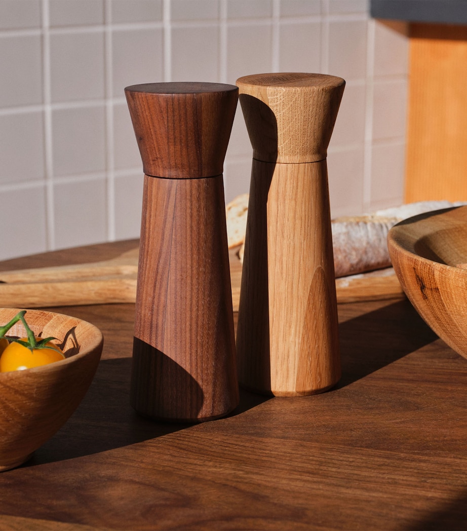 Istria Salt and Pepper Mill Set OAK / WALNUT Image 5