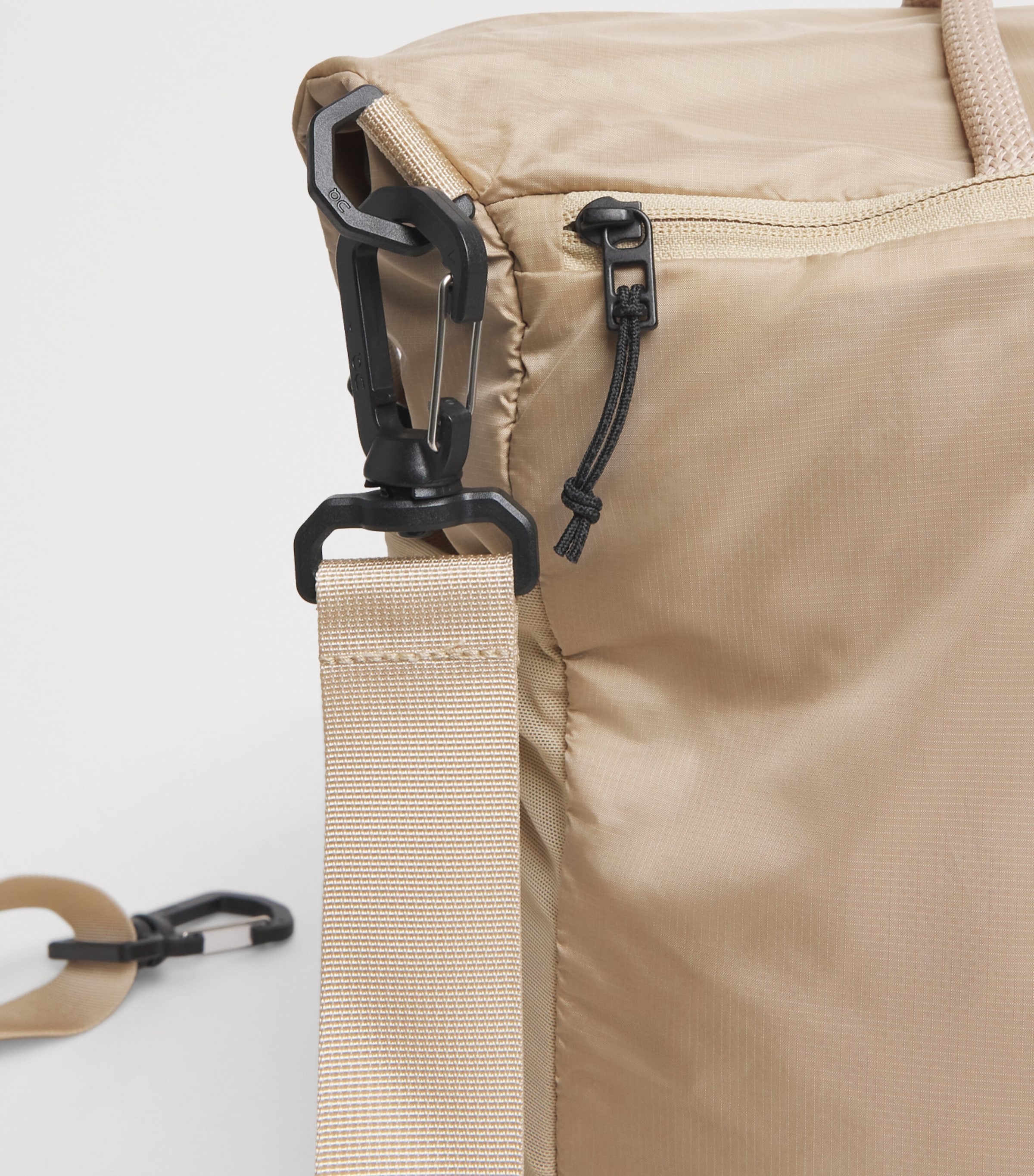 On Track Pack 35L Lite Bag Sand Image 5