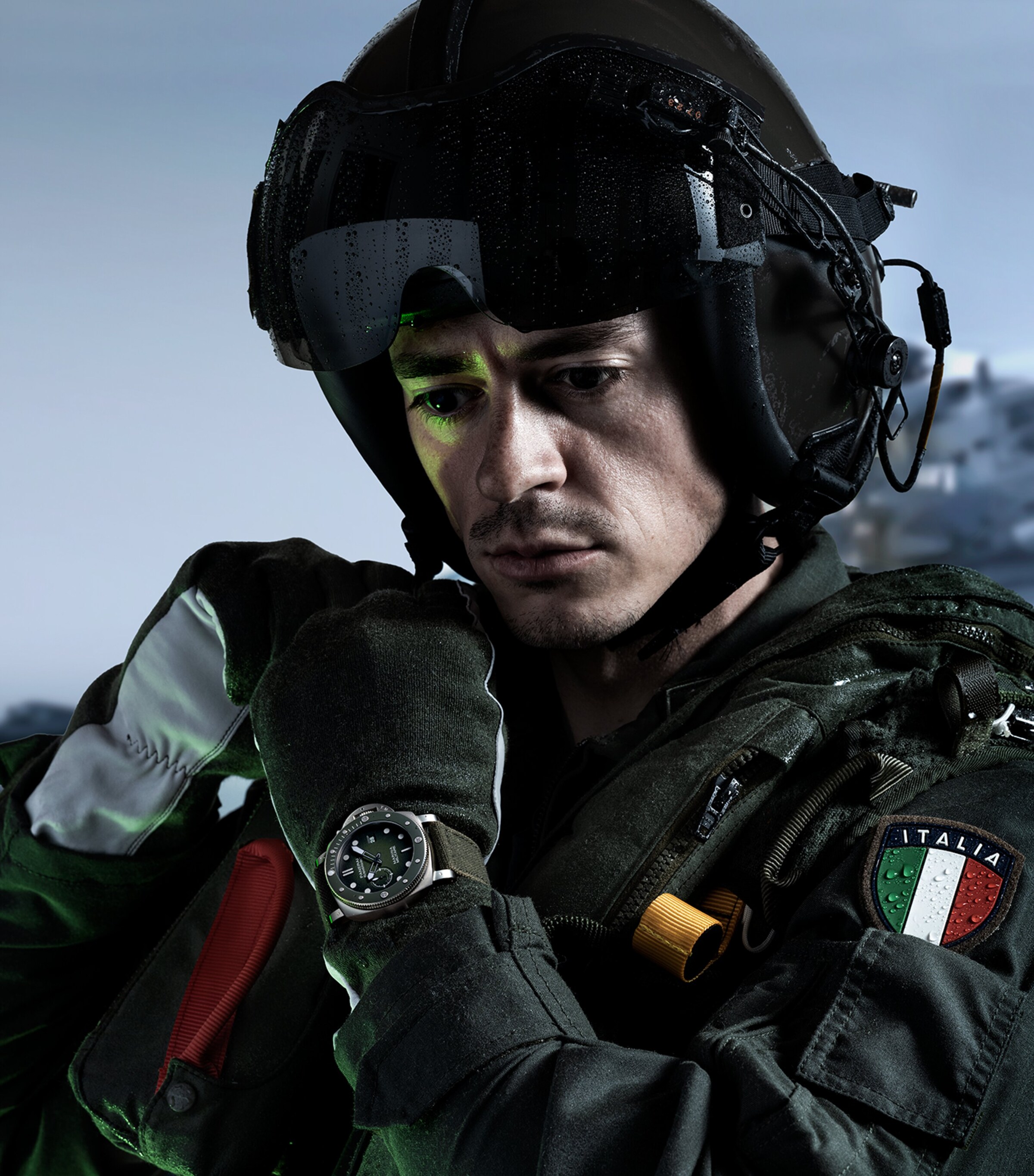 Stainless Steel Submersible Marina Militare Watch 44mm GREEN Image 9