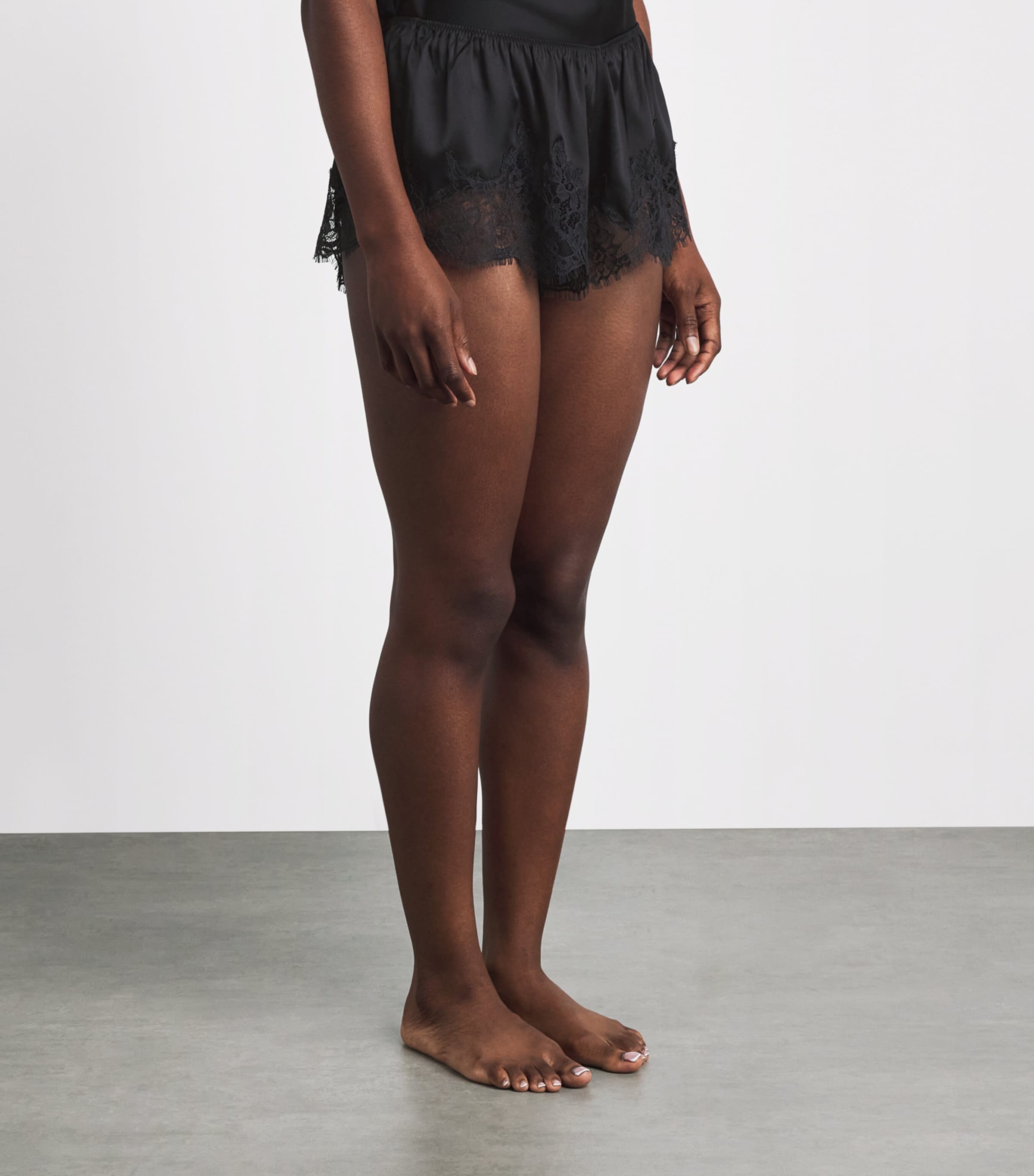Skims Womens Stretch-Silk Lace-Trim Shorts Onyx Image 4