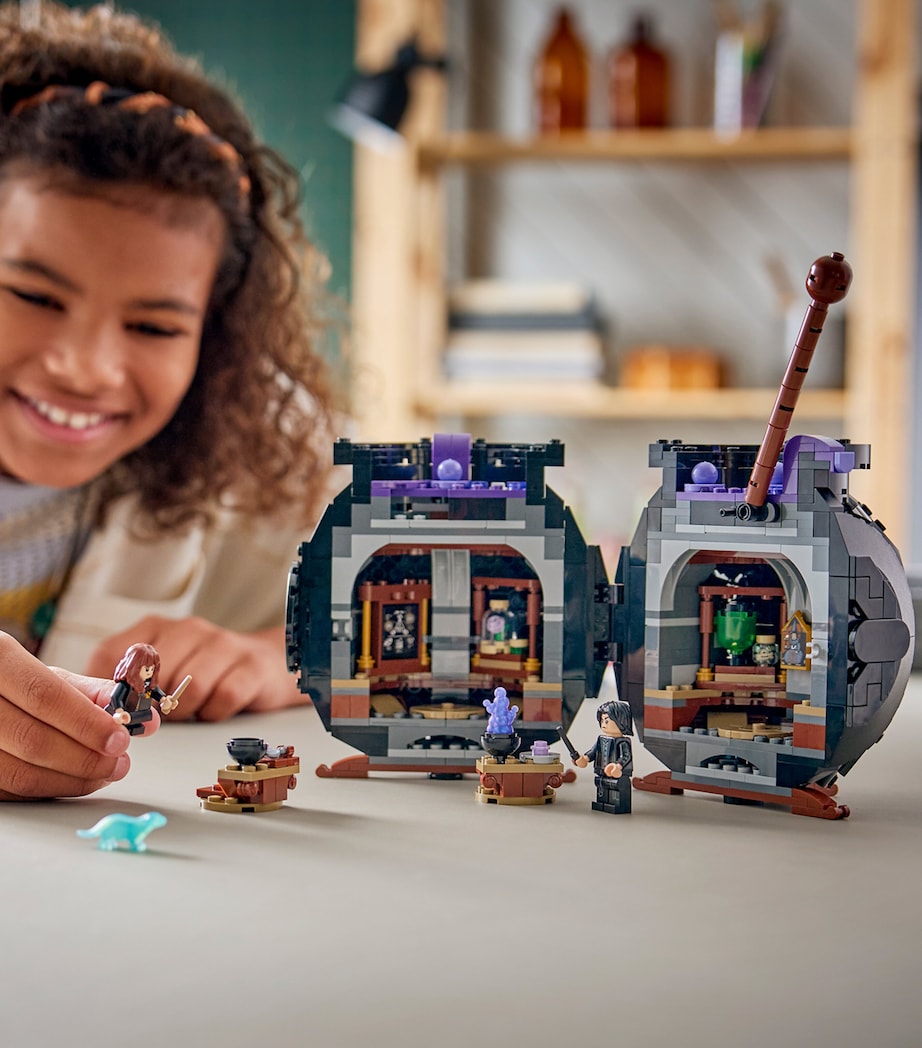 Lego Harry Potter Cauldron: Secret Potions Classroom Set 76464 Image 3