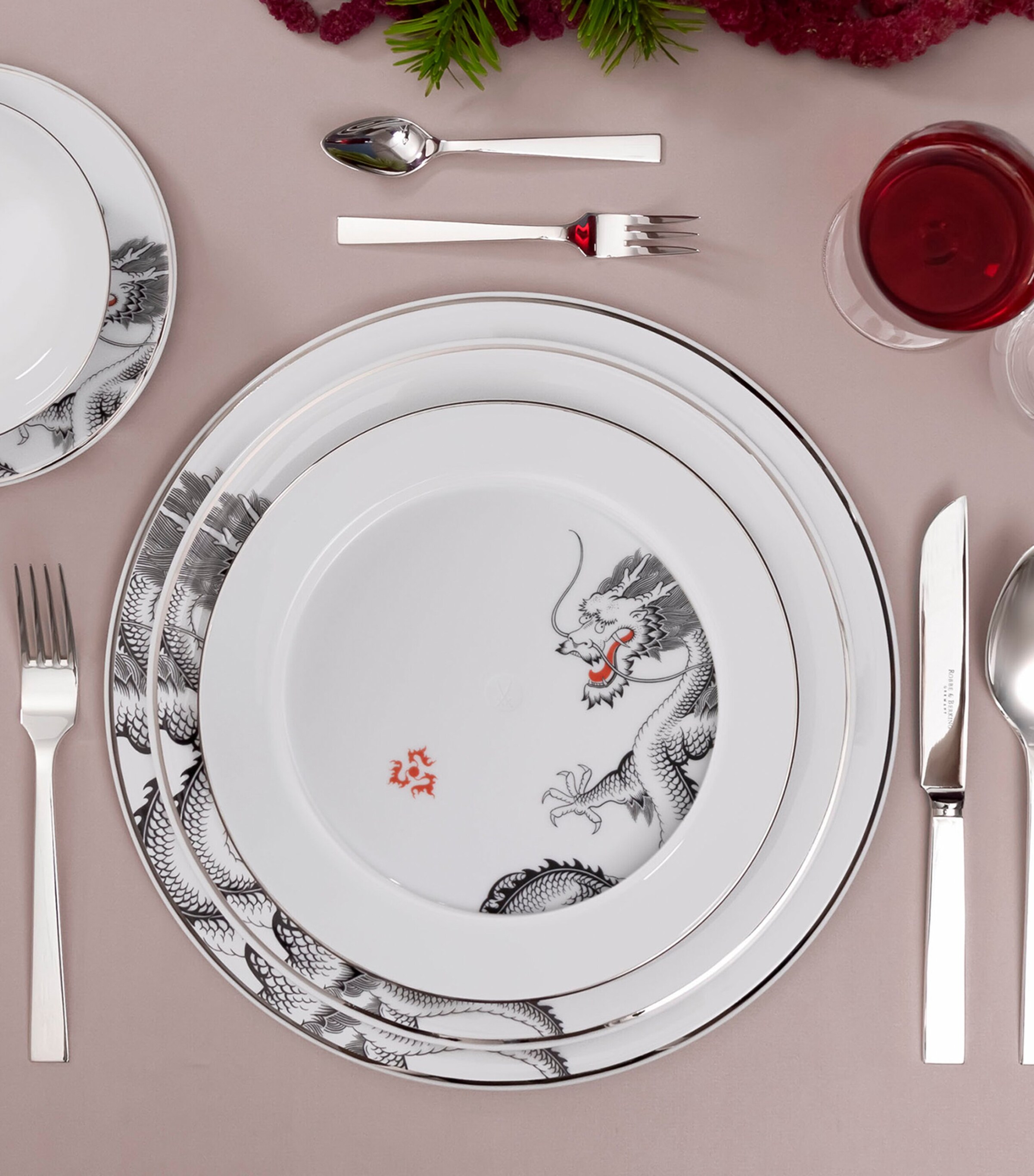 Meissen Porcelain-Platinum Lucky Dragon Dessert Plate (22cm) Platinum Image 4