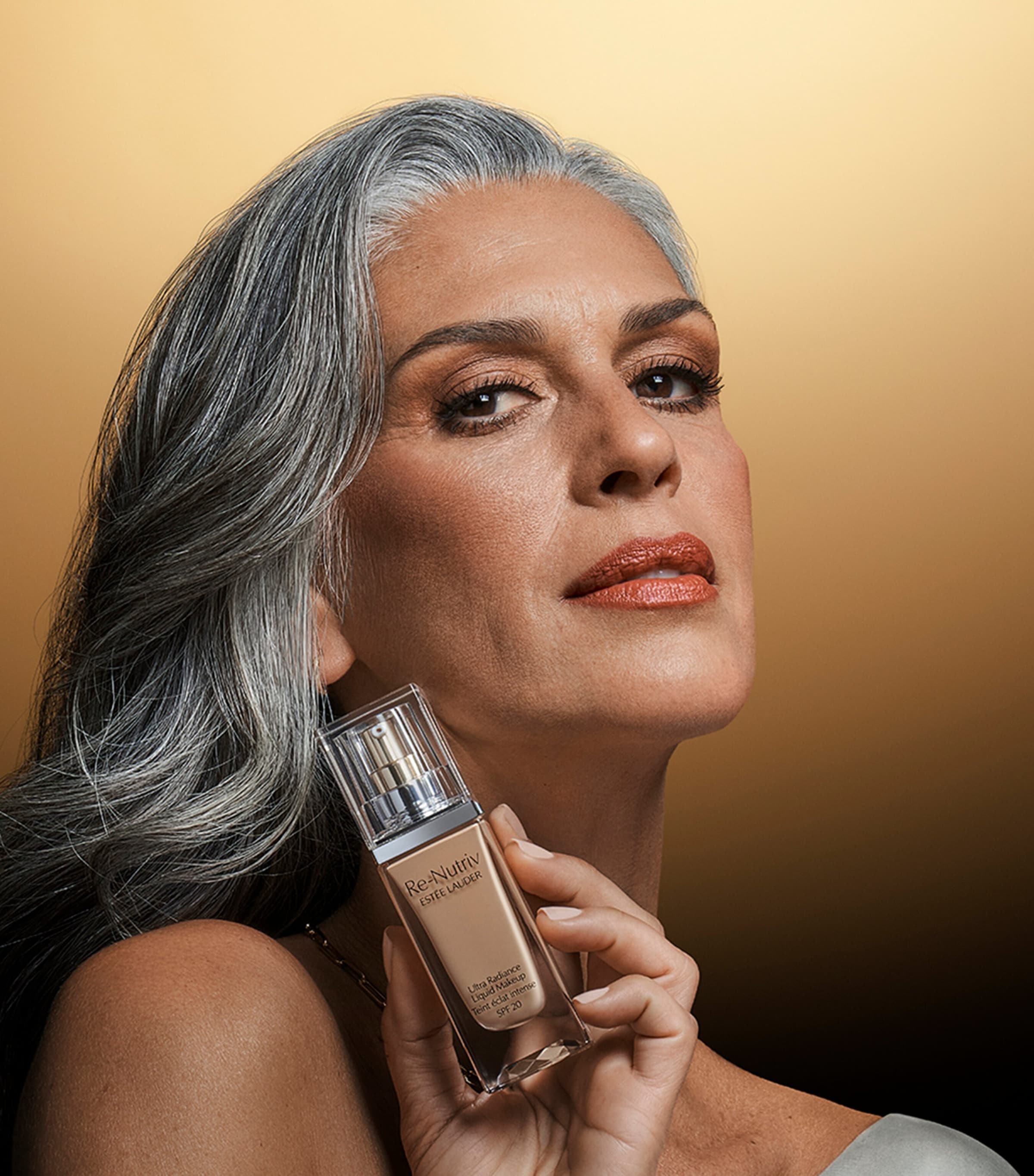 Re-Nutriv Ultra Radiance Liquid Foundation SPF 20 1N2 ECRU Image 4