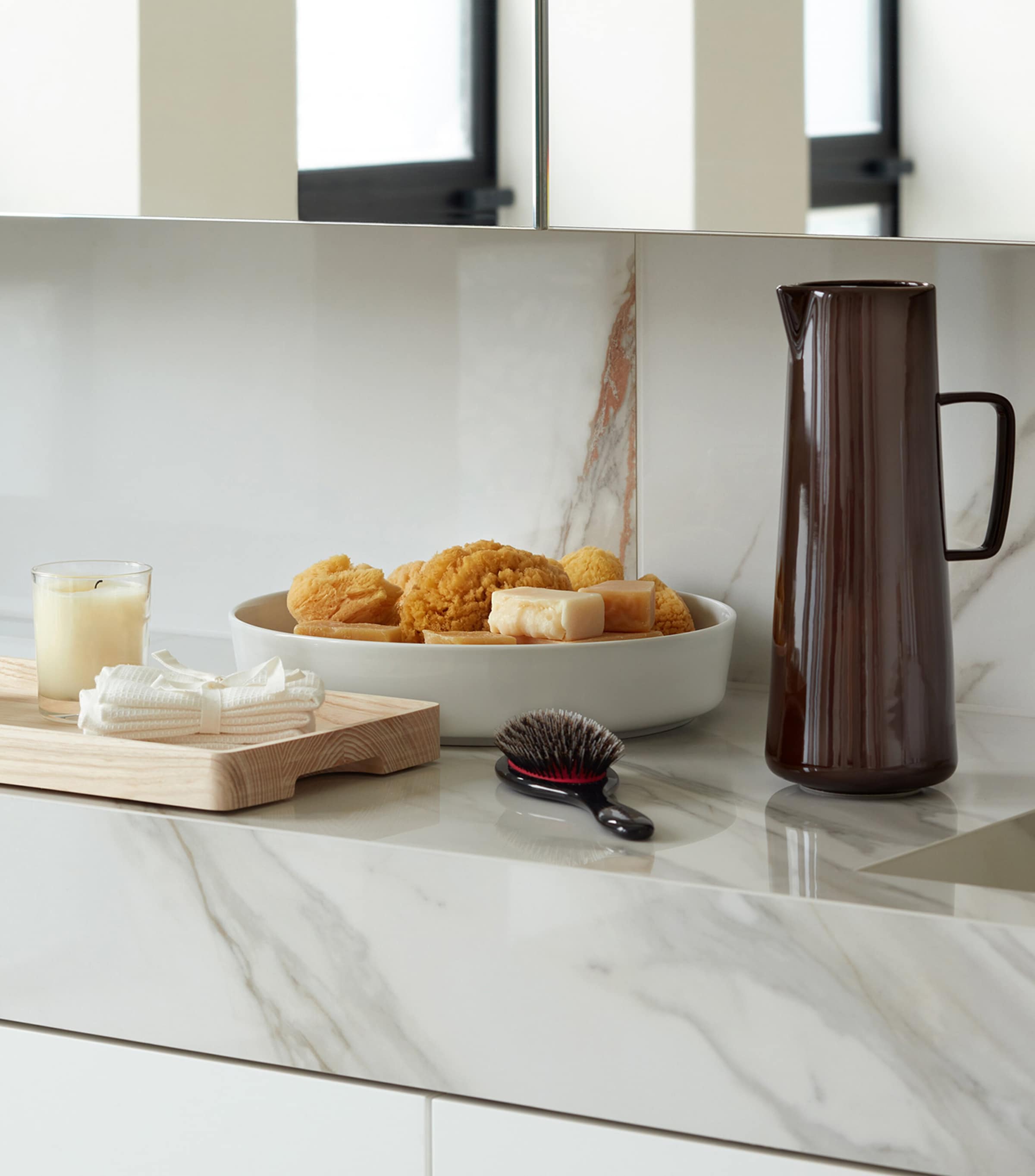 Porcelain Collective Jug (1.4L) MOCHA Image 4