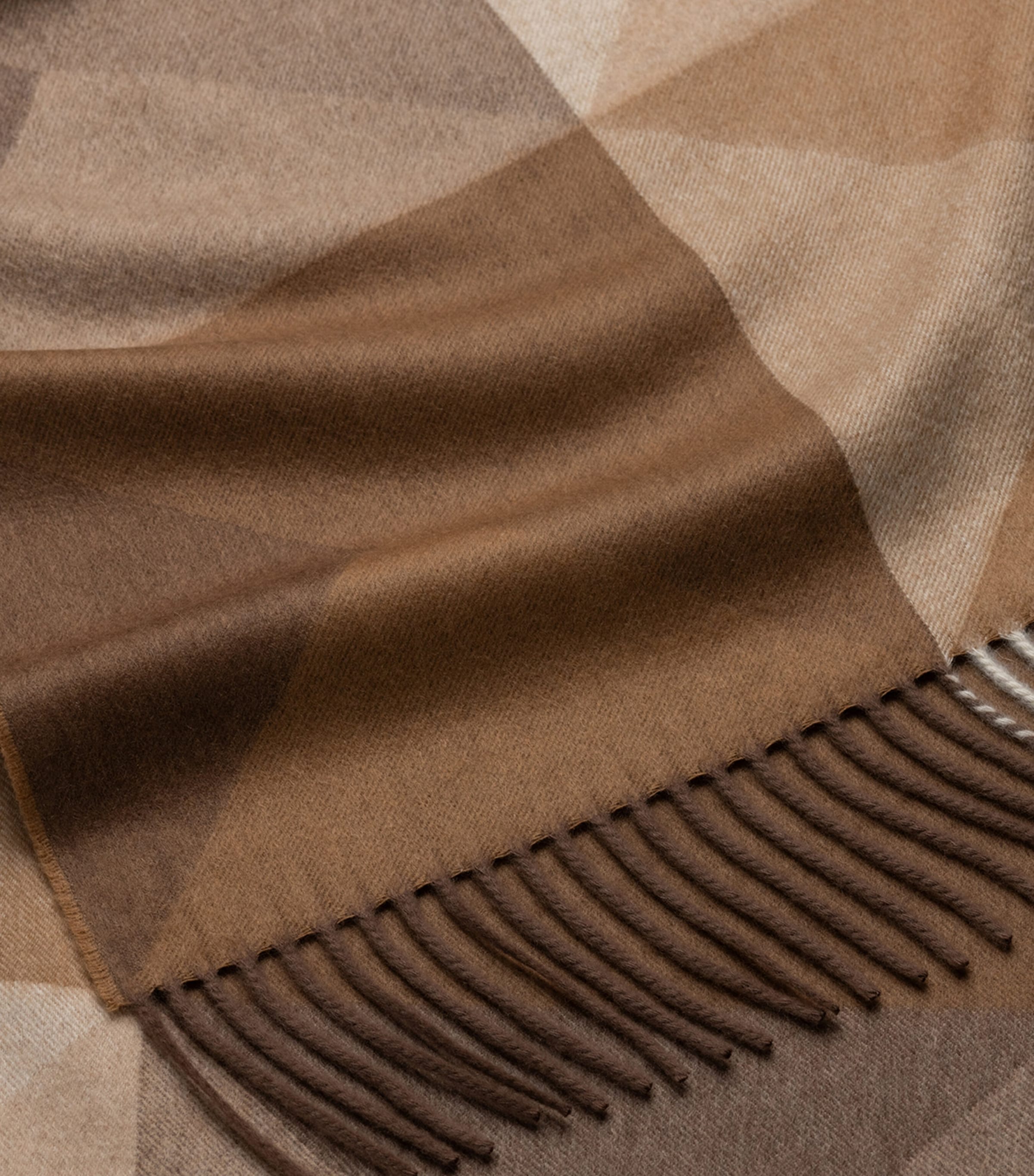 Cashmere Arran Braque Throw (147cm x 183cm) NATURAL Image 5