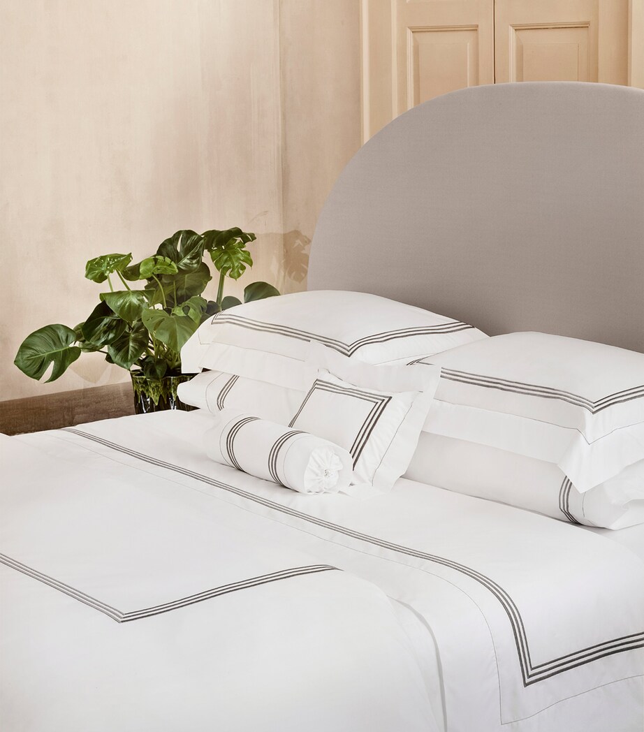 Pratesi Tre Righe Pillowcase (50cm x 90cm) Wht/charcoal Image 3