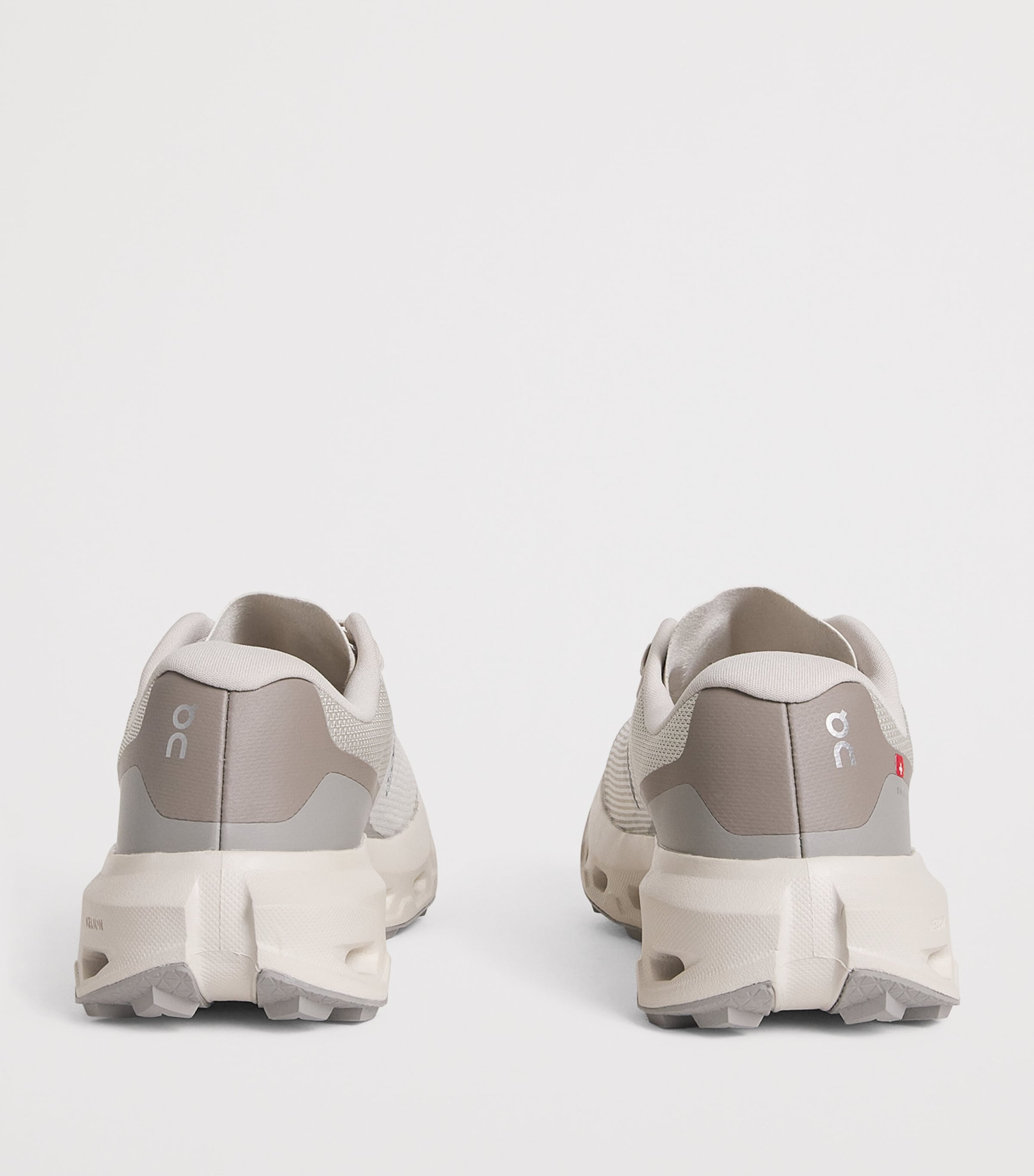 On Womens Cloudvista 3 Trainers Pearl | Cinder Image 5