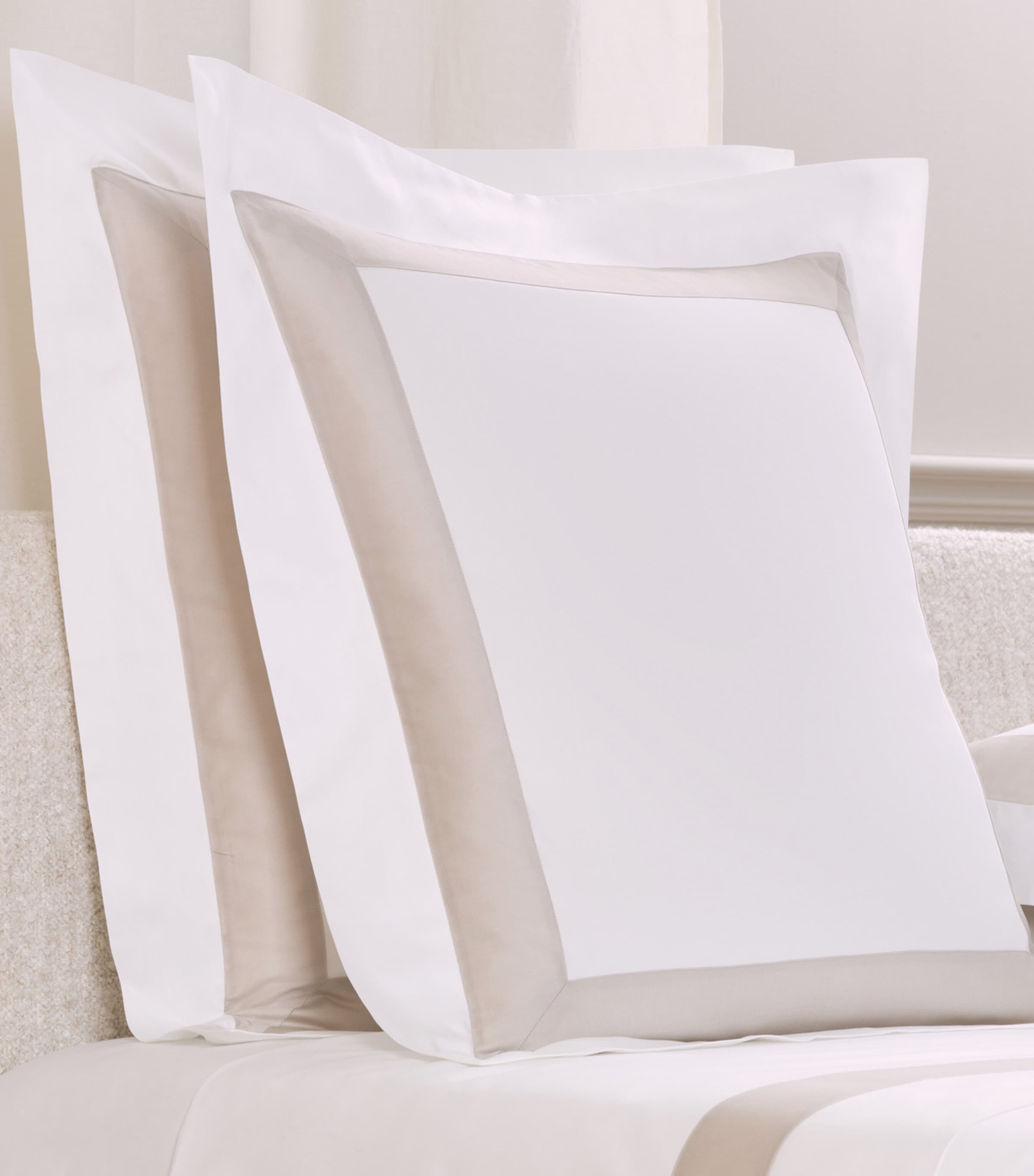 Frette Cotton Breeze Border Square Pillowcase (65cm x 65cm) Milk/greige Image 3