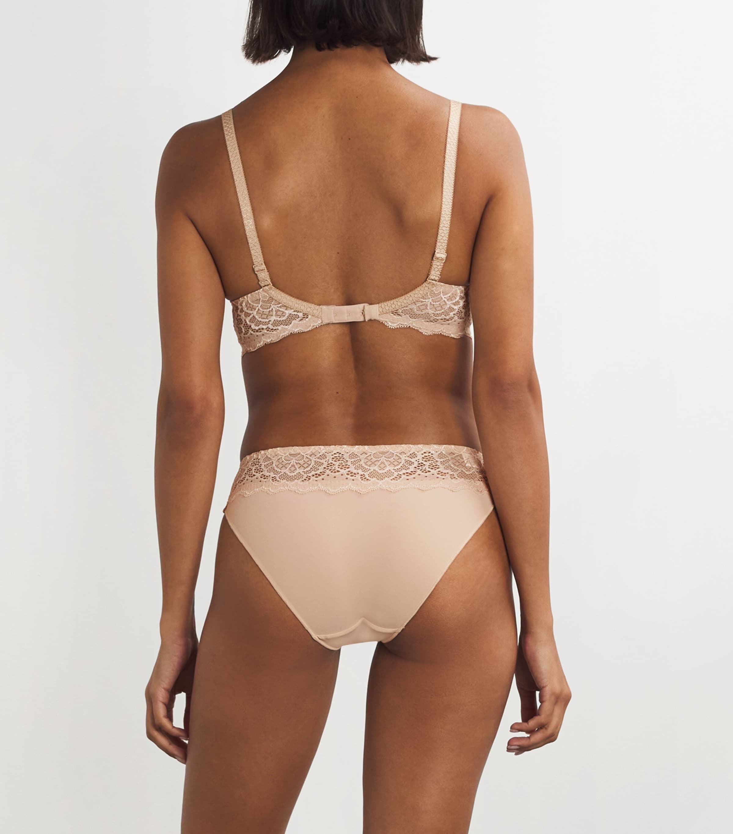 Lace Caresse Plunge Bra 739 PEAU ROSE Image 3