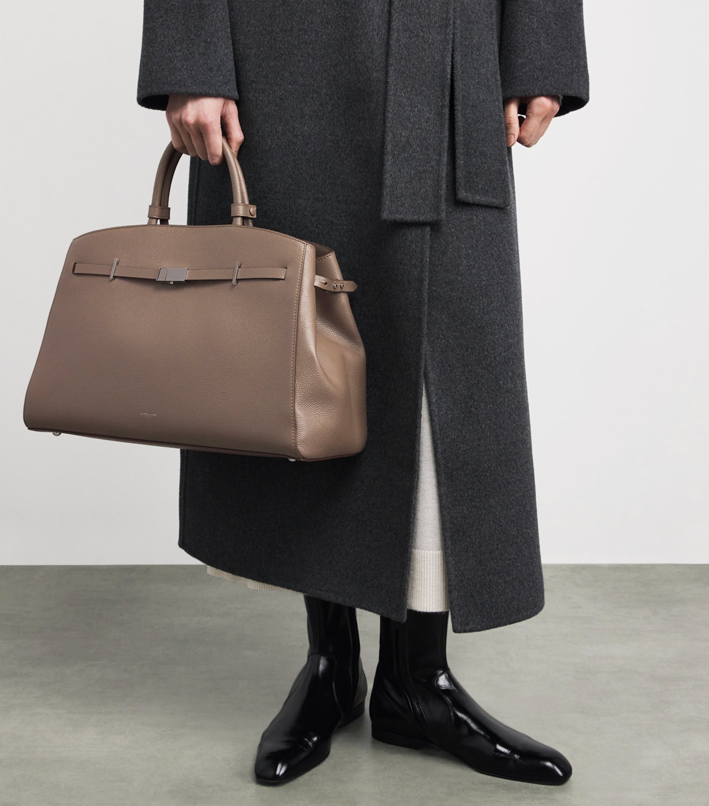 Leather Hudson Shoulder Bag DARK TAUPE F02 Image 2