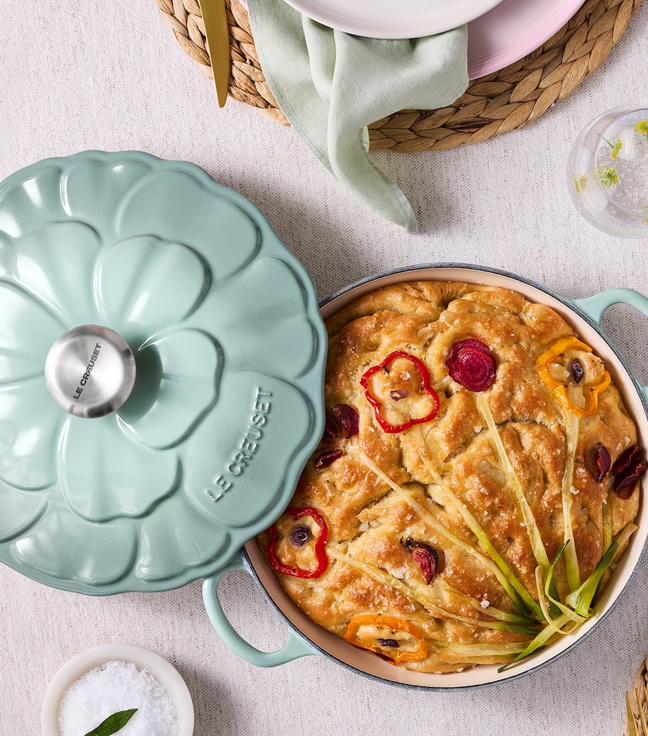 Cast Iron Petal Shallow Casserole Dish (26cm) SEA SALT Image 7